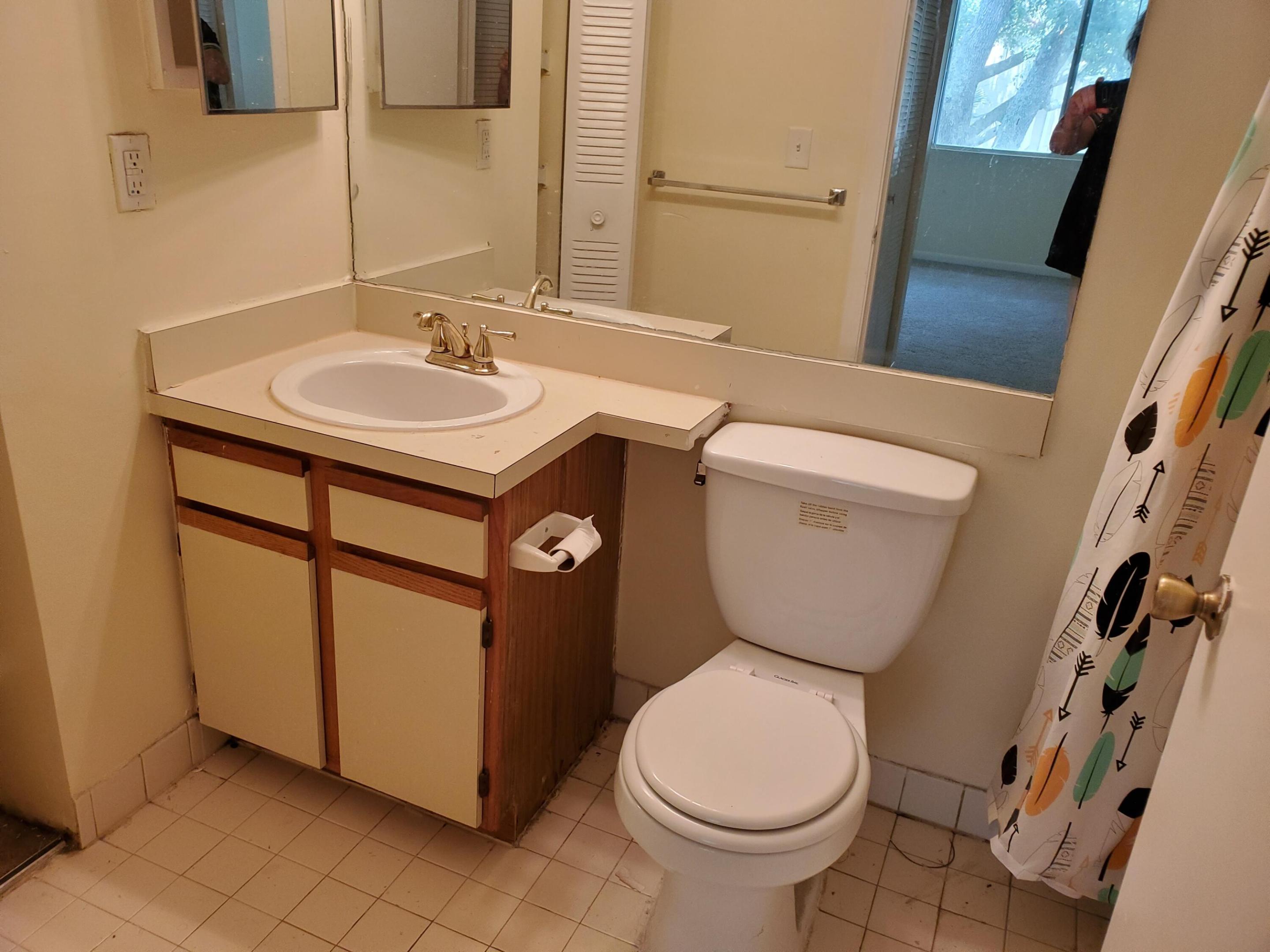 851 Lyons Road 22203 Property Photo 5