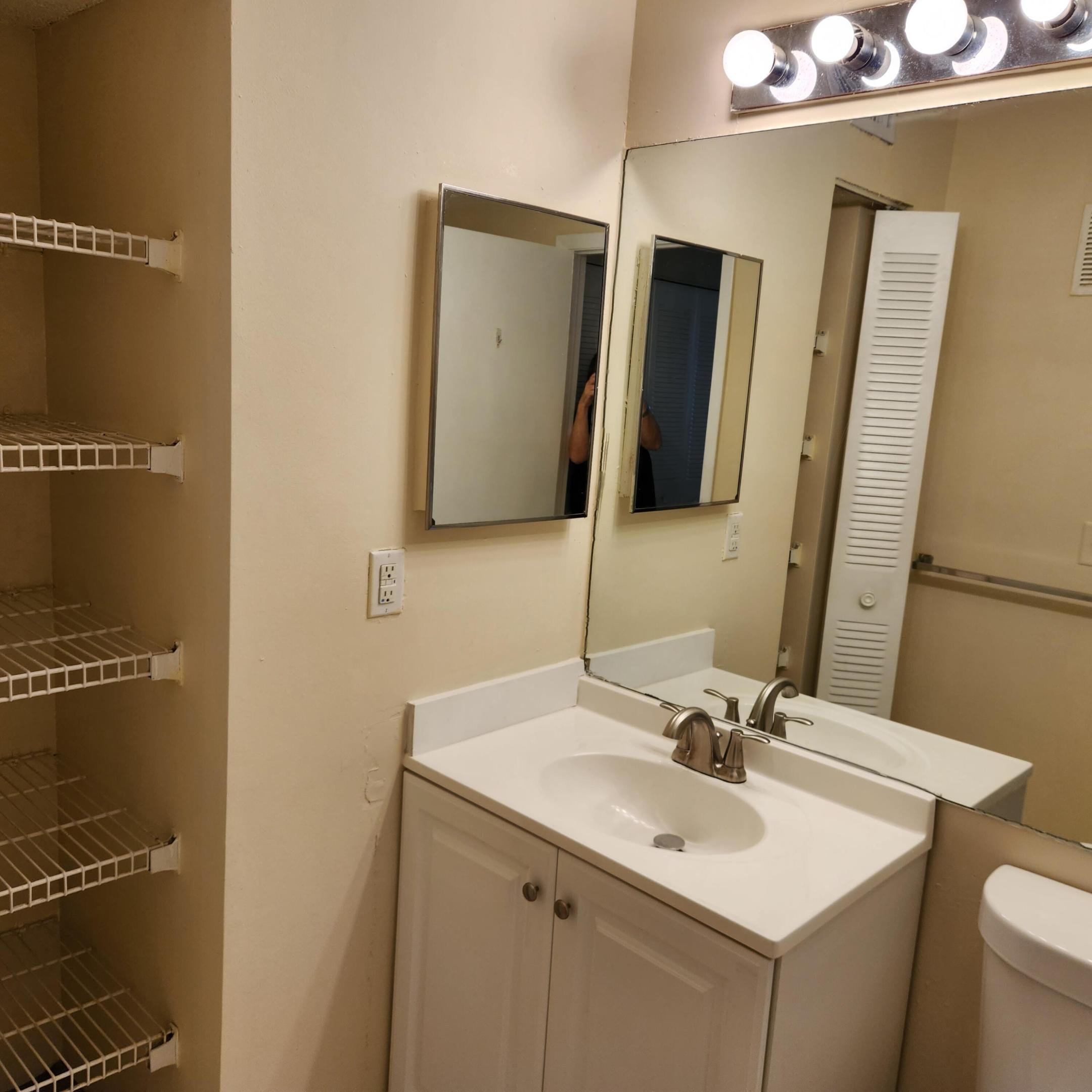 851 Lyons Road 22203 Property Photo 6