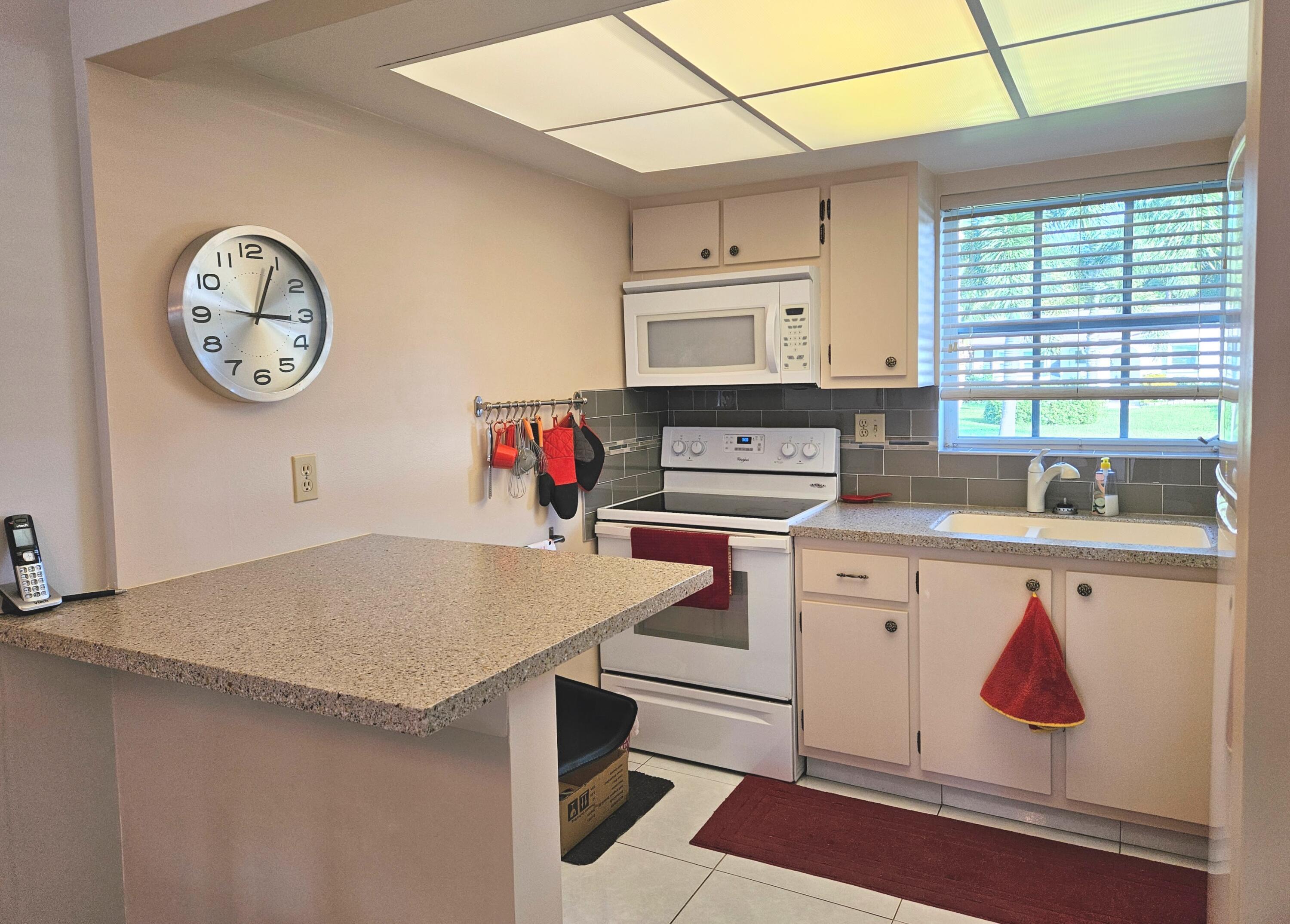 2920 Crosley Drive E B Property Photo 5