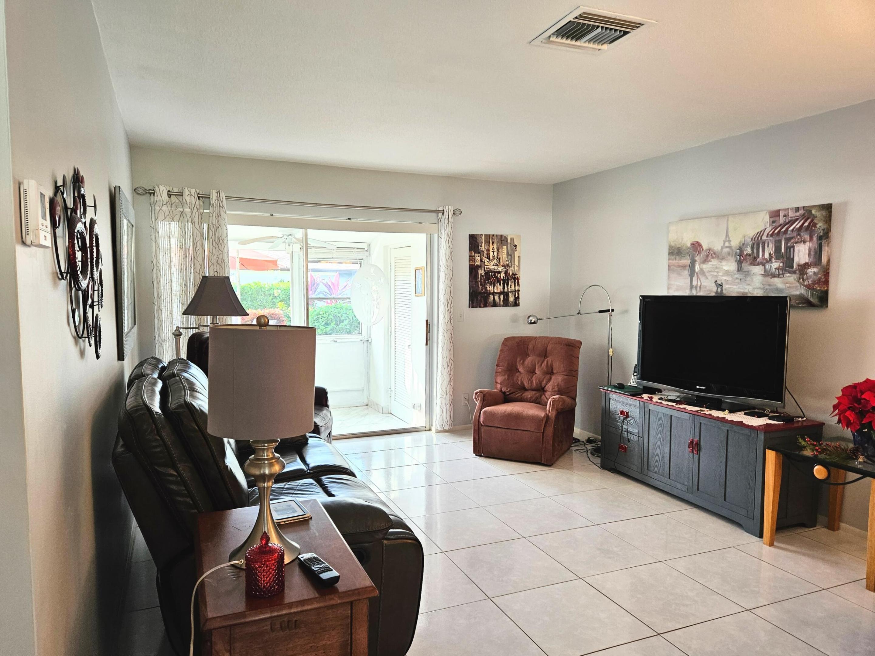 2920 Crosley Drive E B Property Photo 8