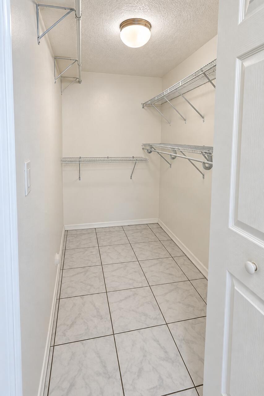 925 Ne 34 Avenue 103 Property Photo 11
