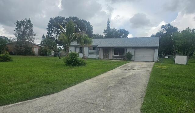 307 SW BELMONT Circle Property Photo 1