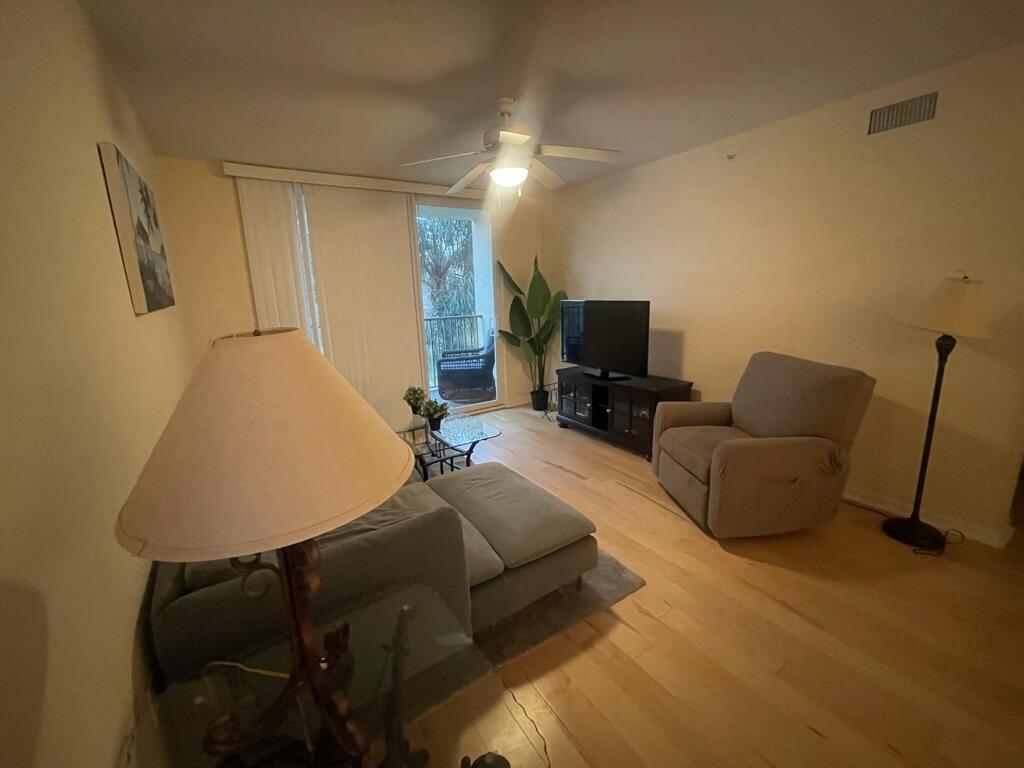 712 Villa Circle Property Photo 2