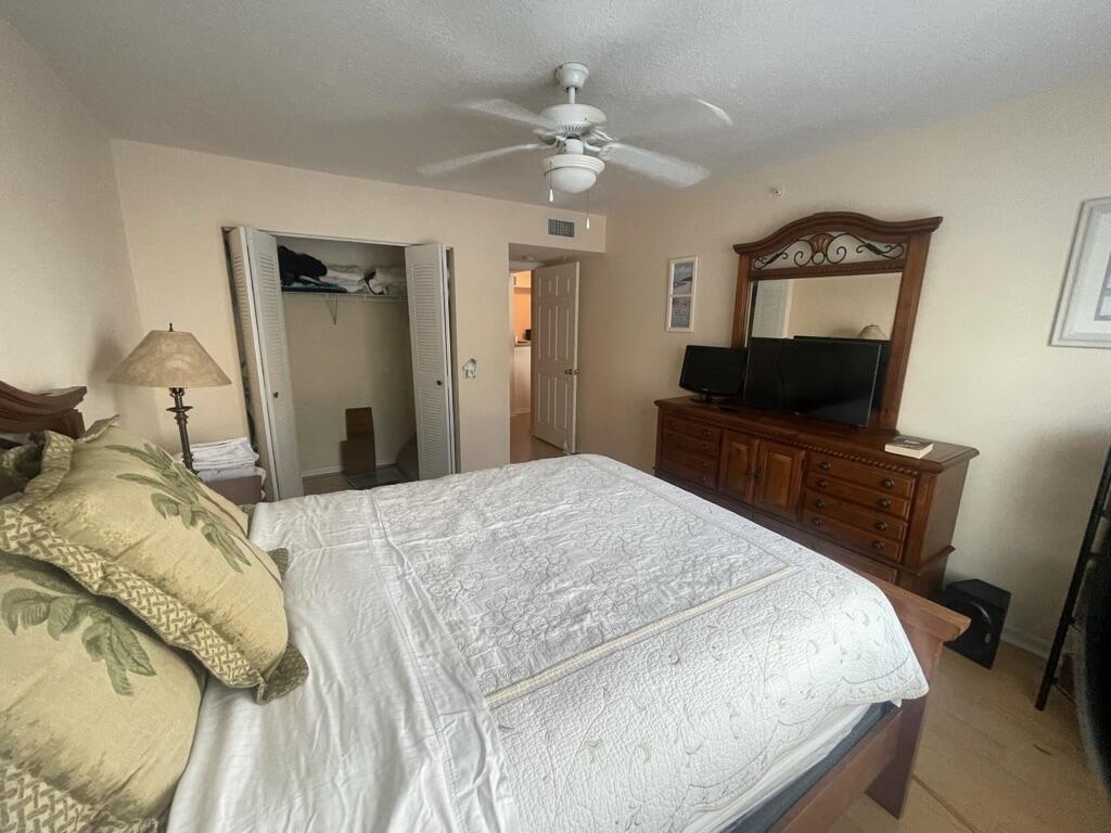 712 Villa Circle Property Photo 4