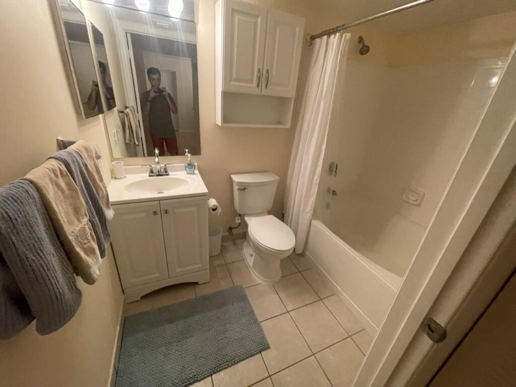712 Villa Circle Property Photo 8