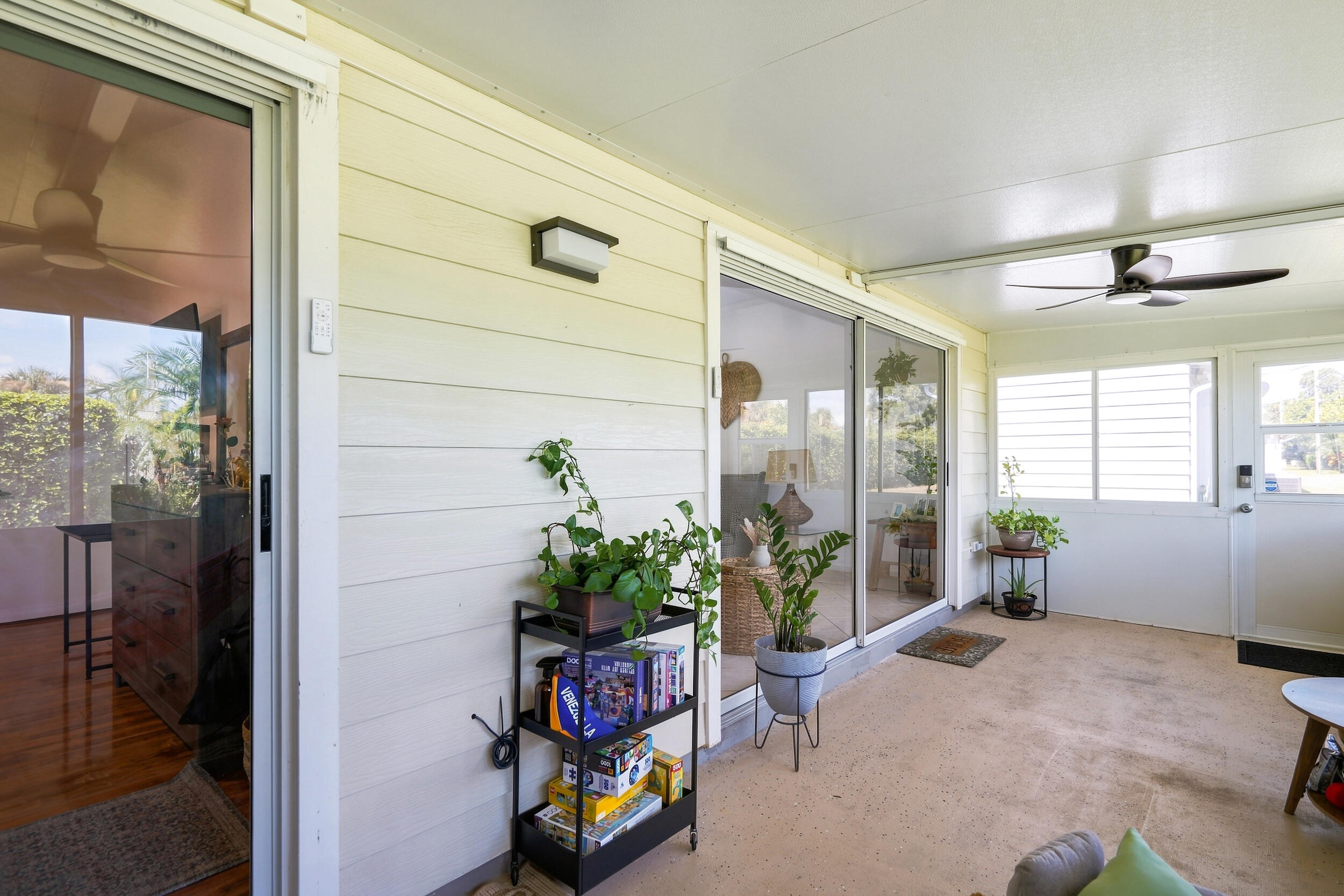 2543 Se Tropical E Circle Property Photo 18