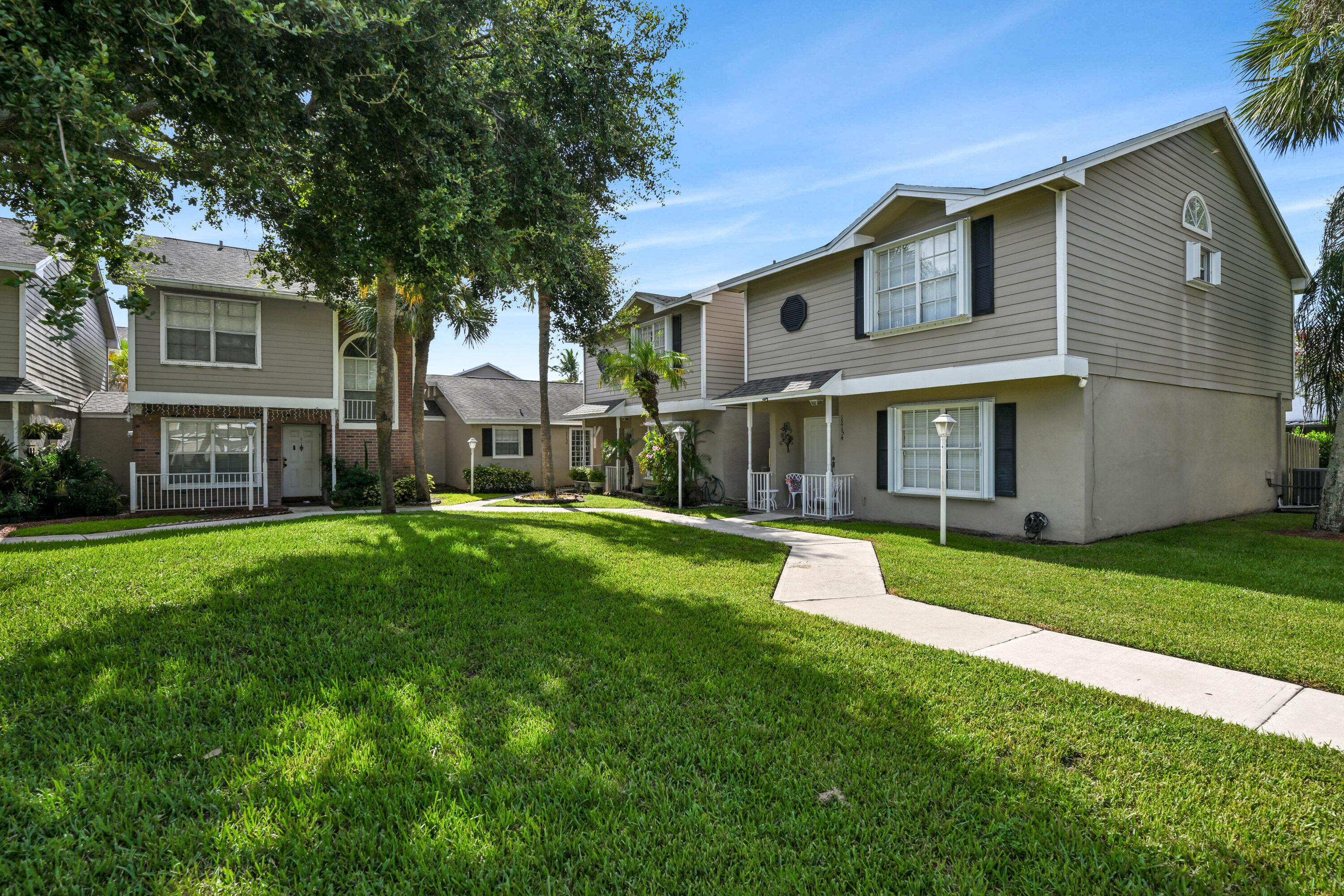 12152 Nw 36th Place Property Photo 4