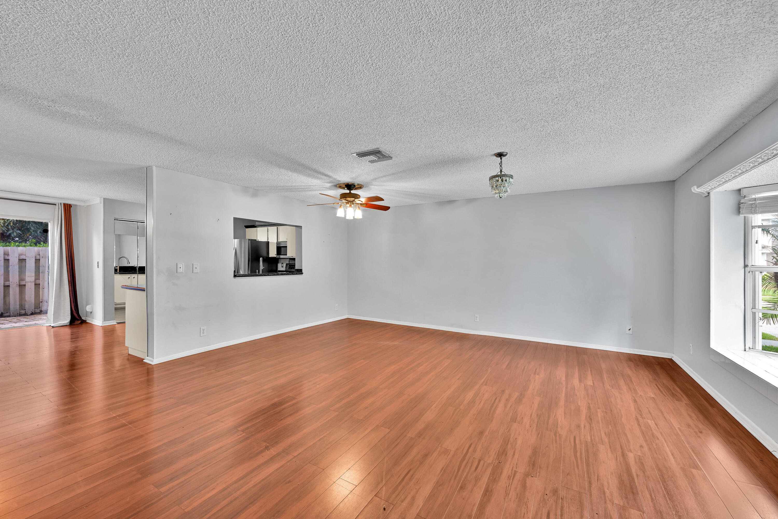 12152 Nw 36th Place Property Photo 16