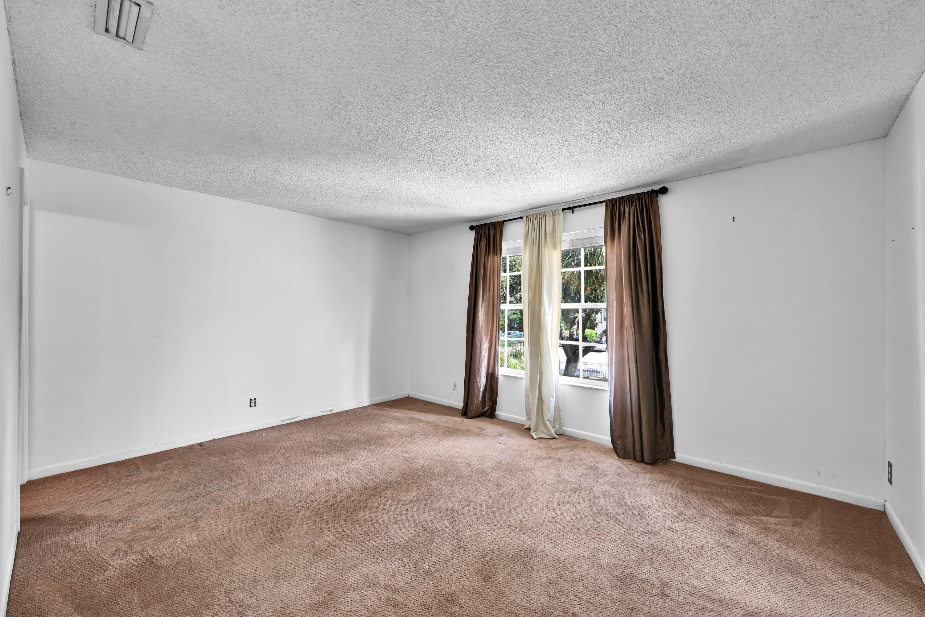 12152 Nw 36th Place Property Photo 33