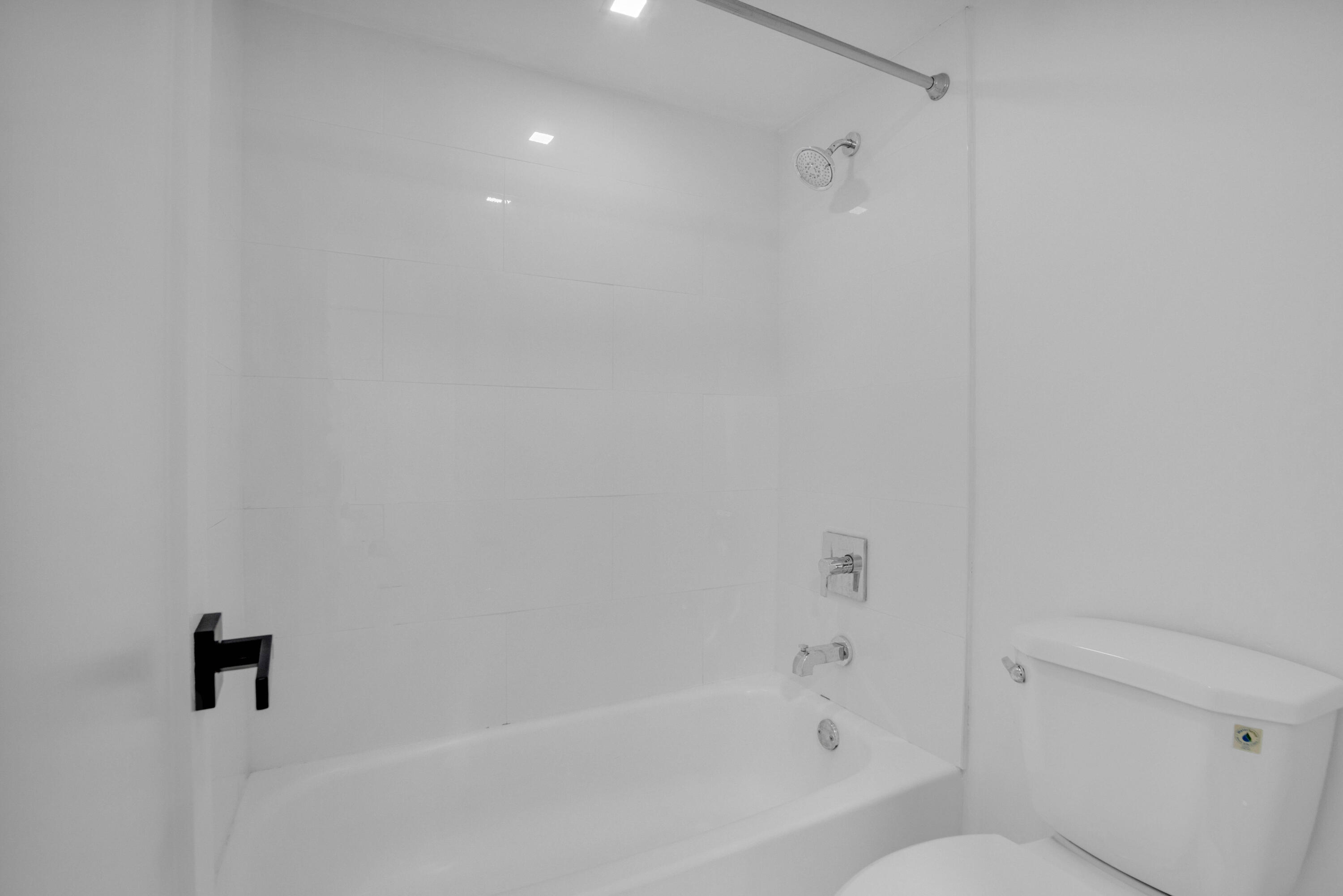 3701 N Country Club Drive 404 Property Photo 20