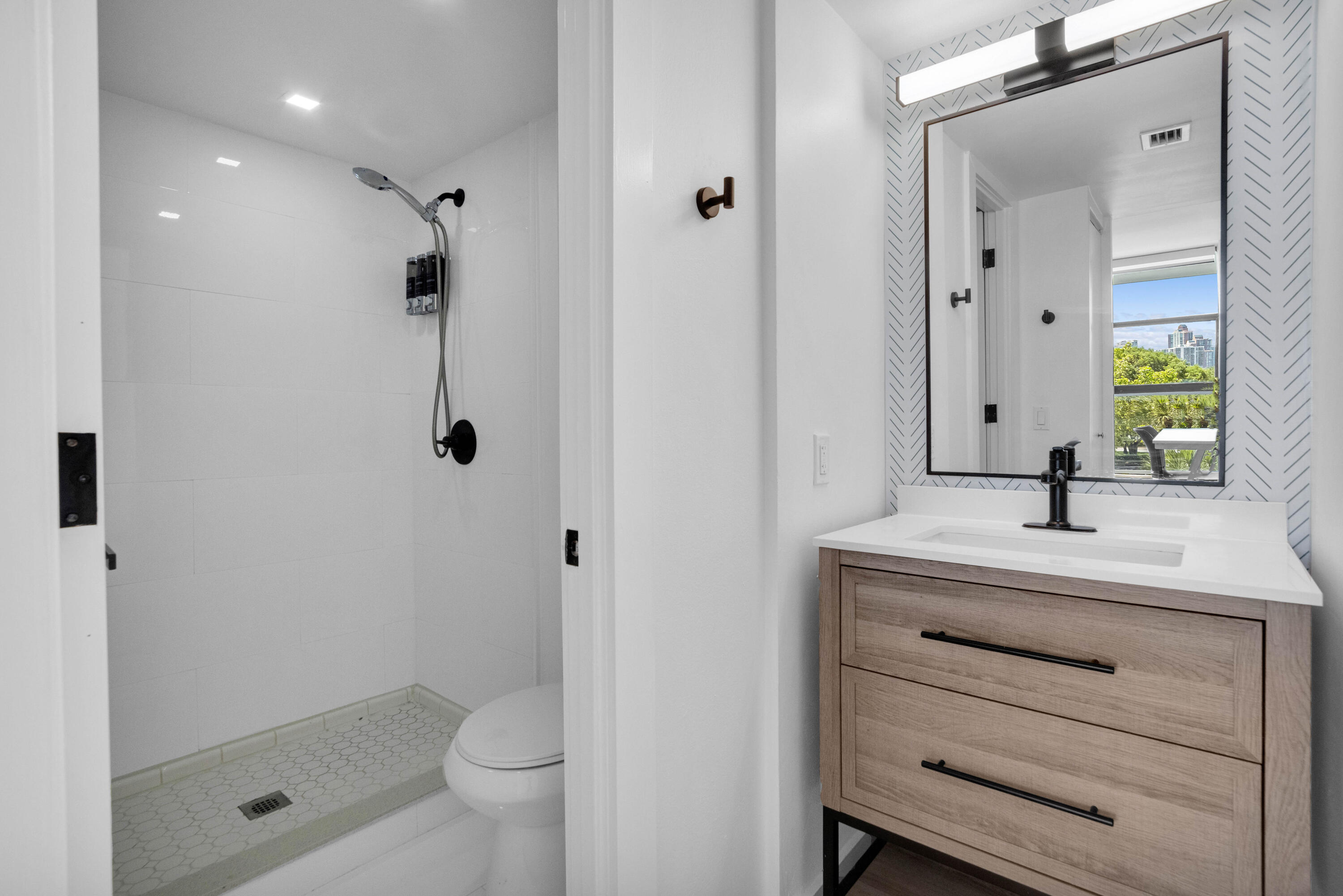 3701 N Country Club Drive 404 Property Photo 25