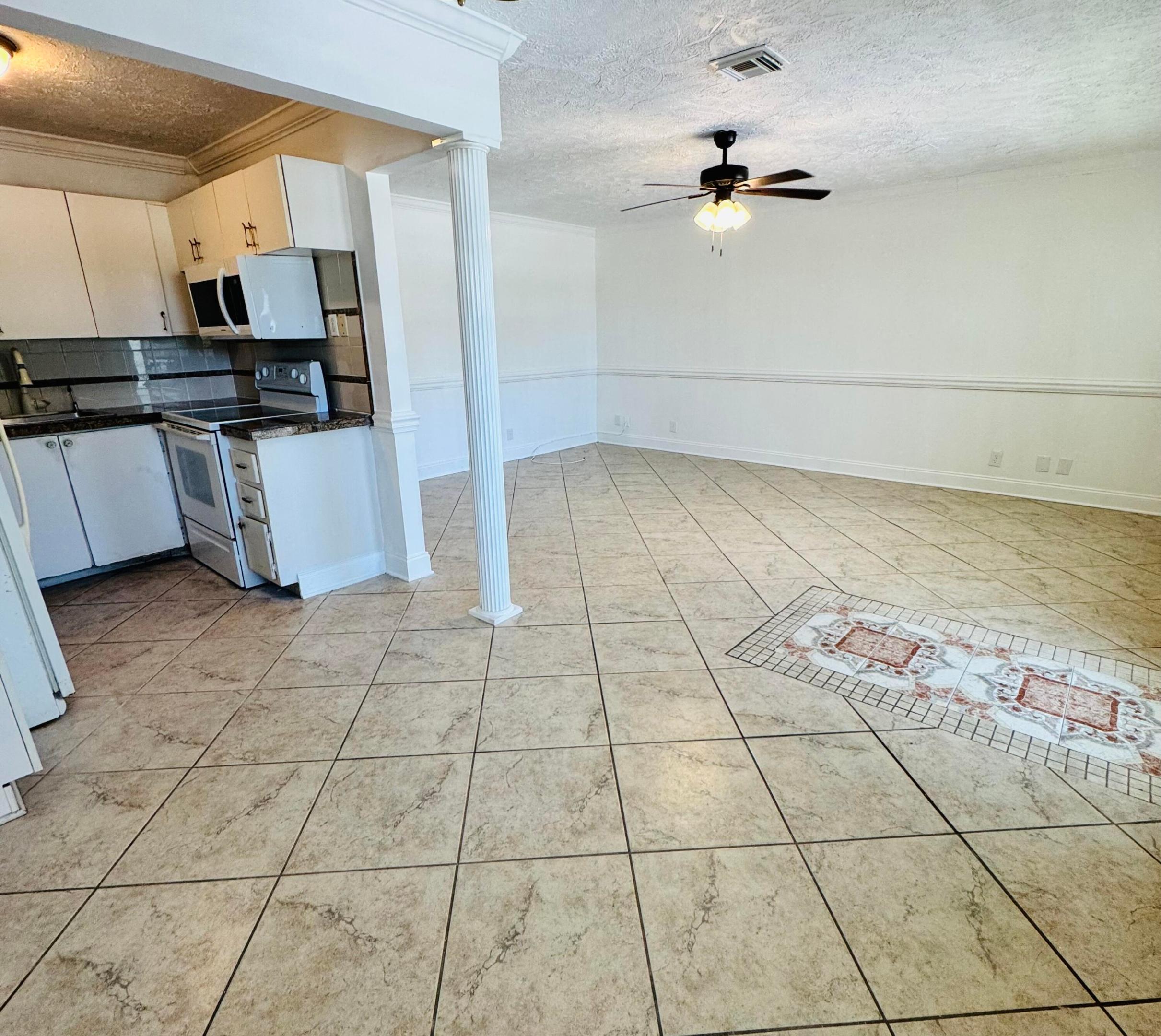 218 Kent M M Property Photo 6