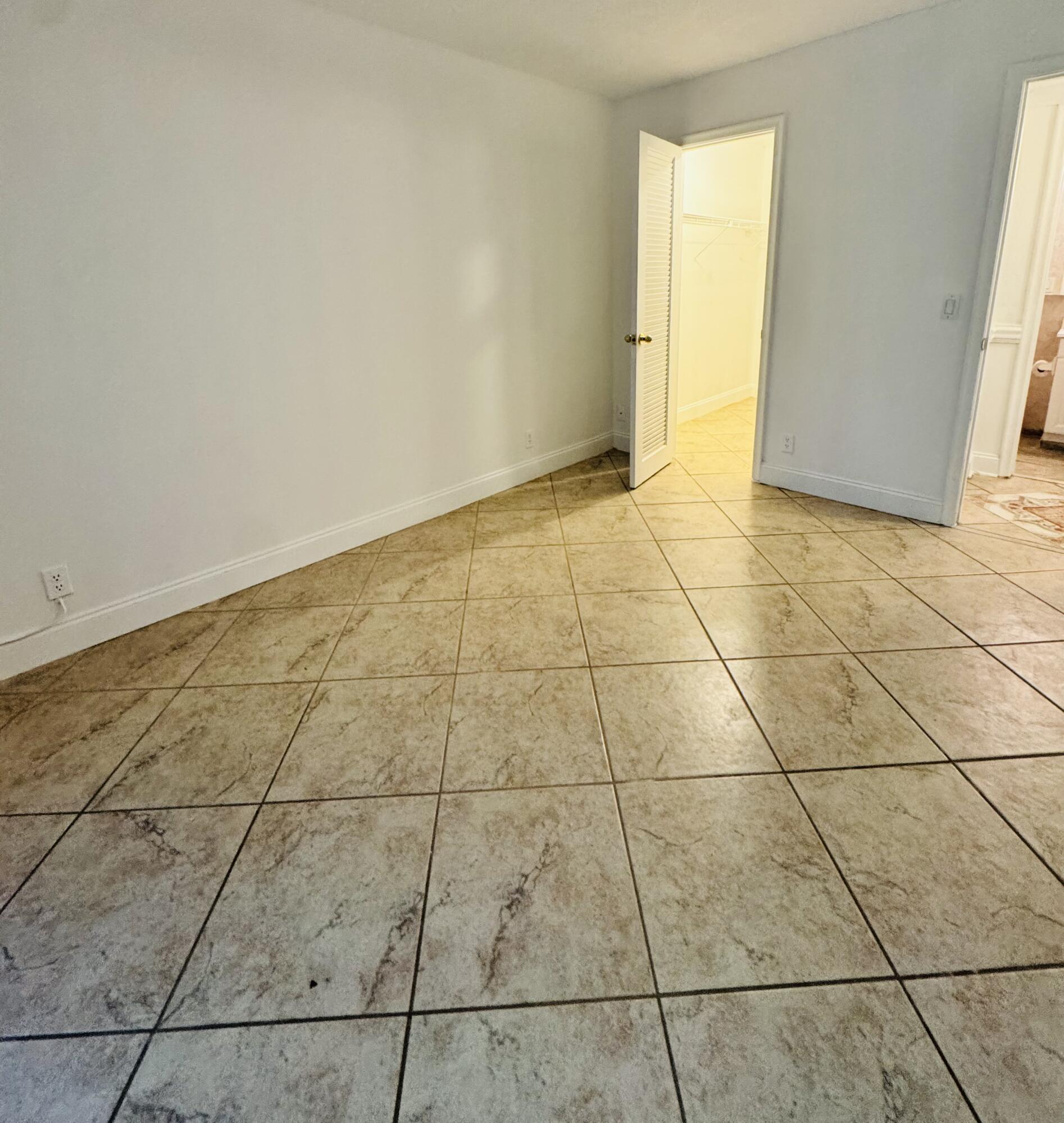 218 Kent M M Property Photo 13