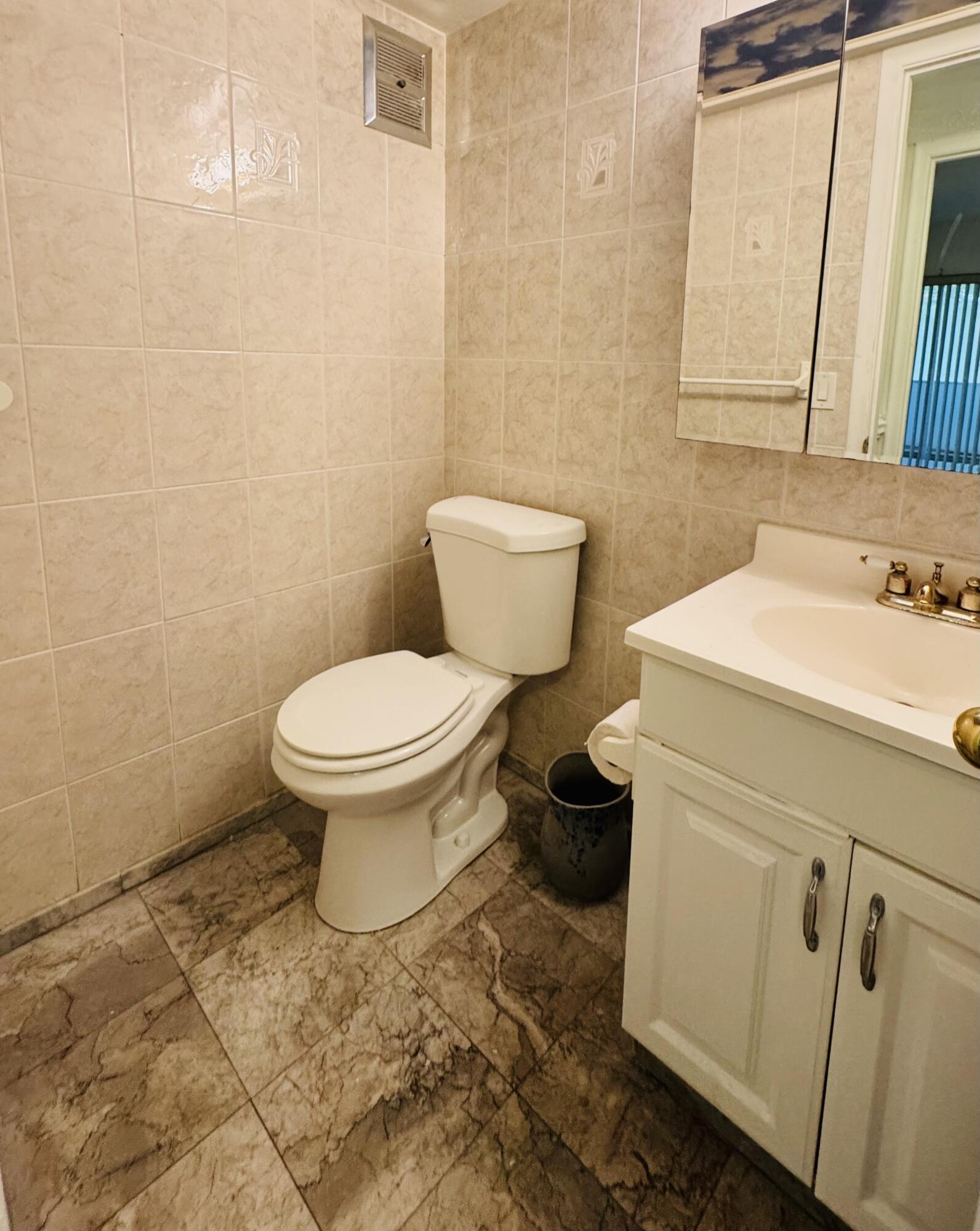 218 Kent M M Property Photo 15