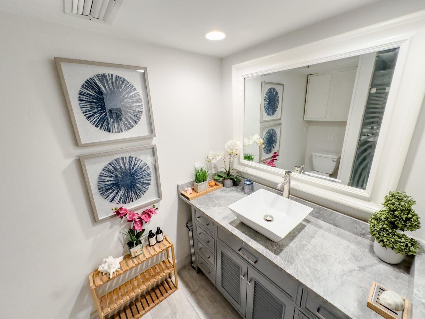 2800 N Ocean Drive B-2d Property Photo 13