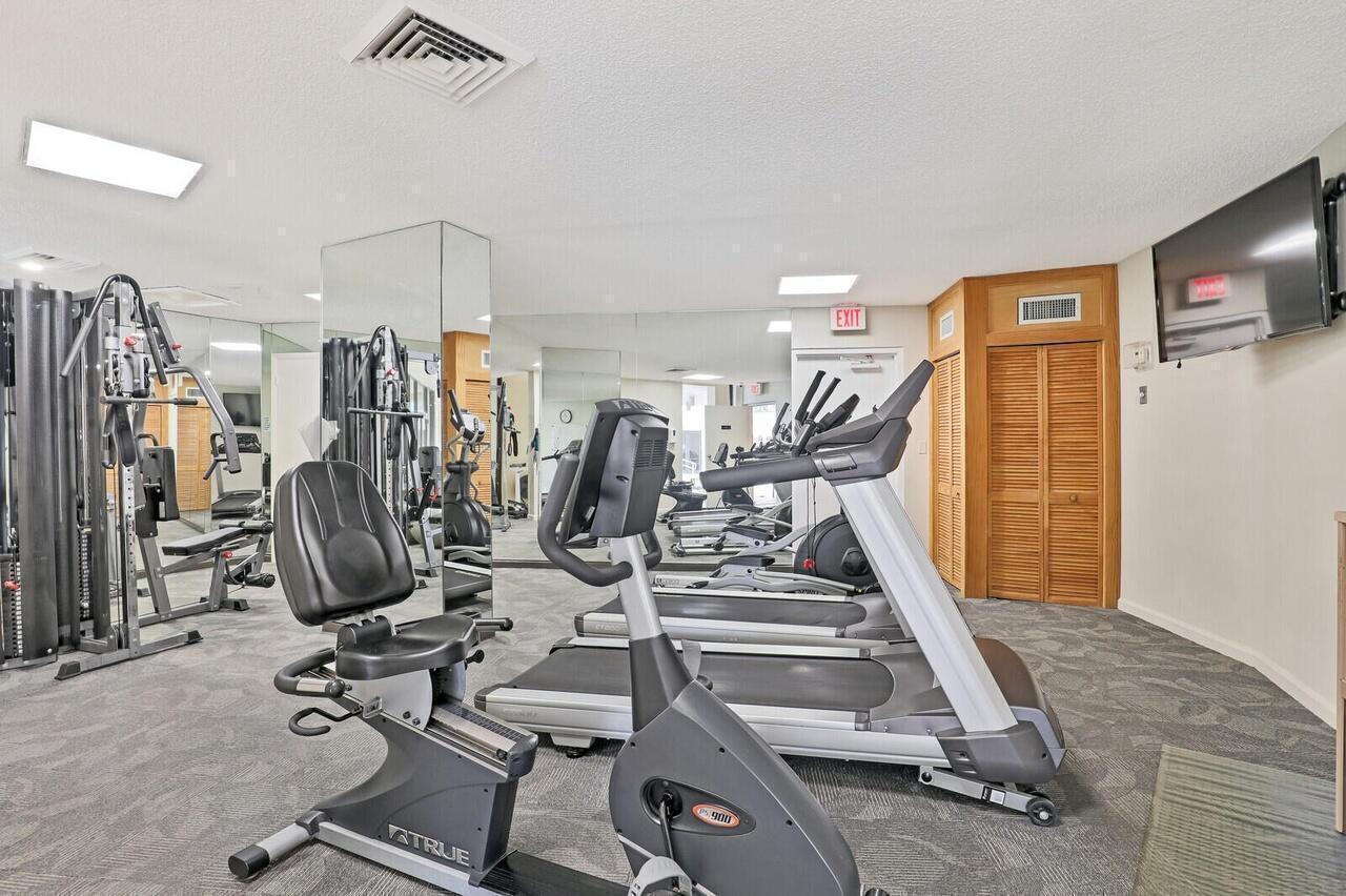 2800 N Ocean Drive B-2d Property Photo 19