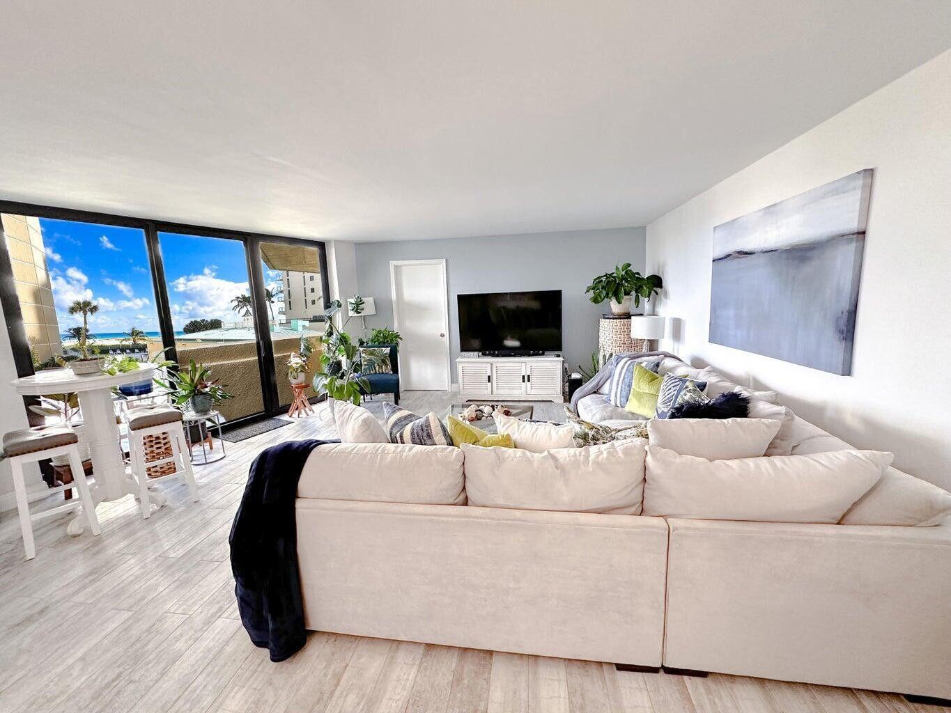 2800 N Ocean Drive B-2d Property Photo 2