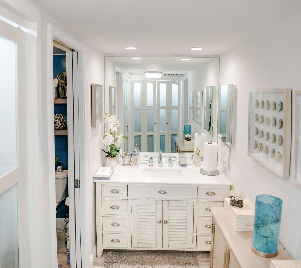 2800 N Ocean Drive B-2d Property Photo 9