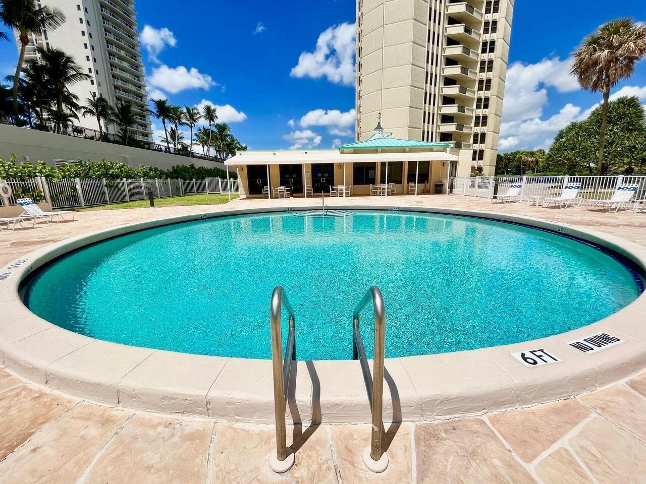 2800 N Ocean Drive B-2d Property Photo 18