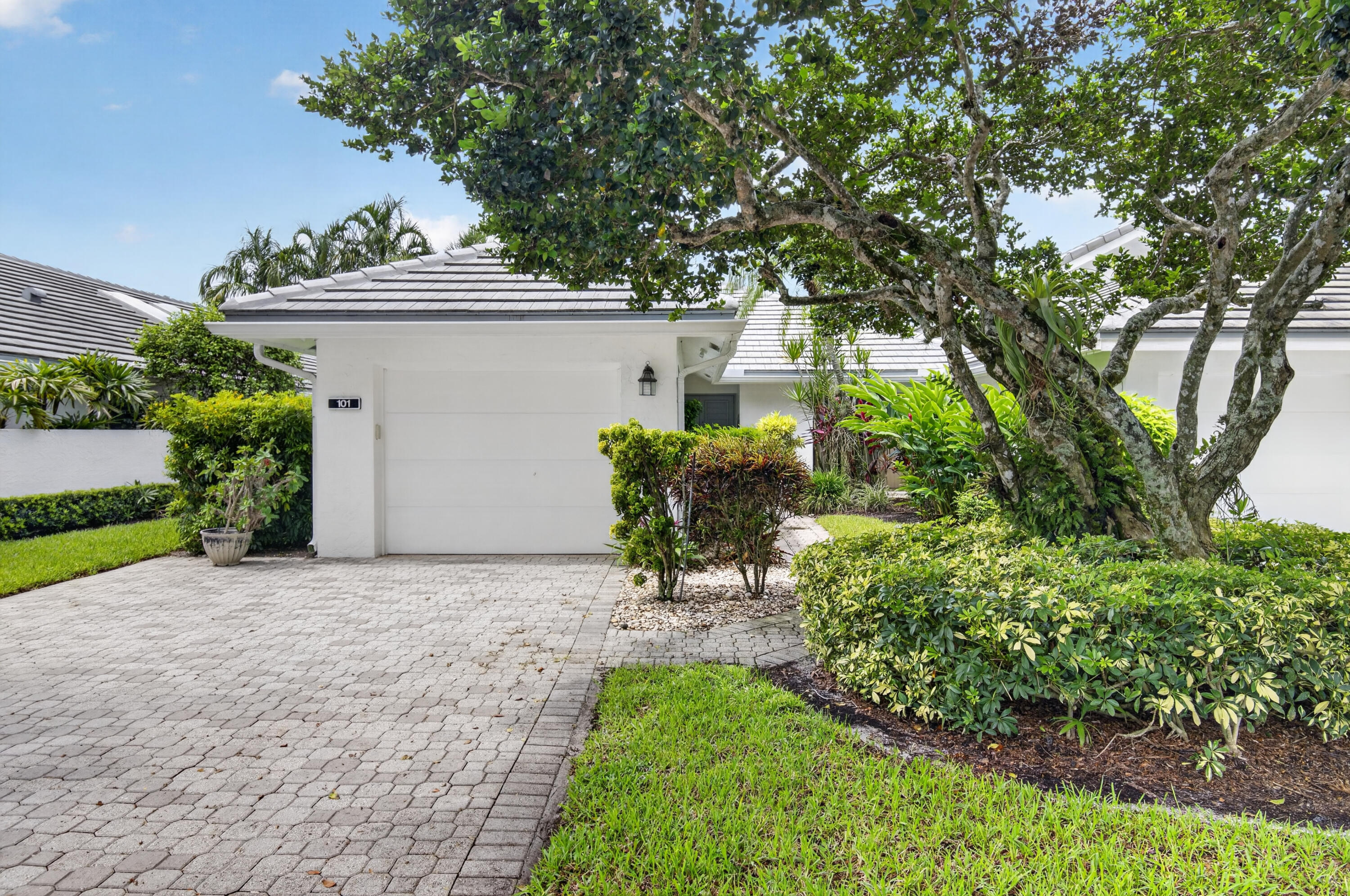 20065 Waters Edge Drive 101 Property Photo 33