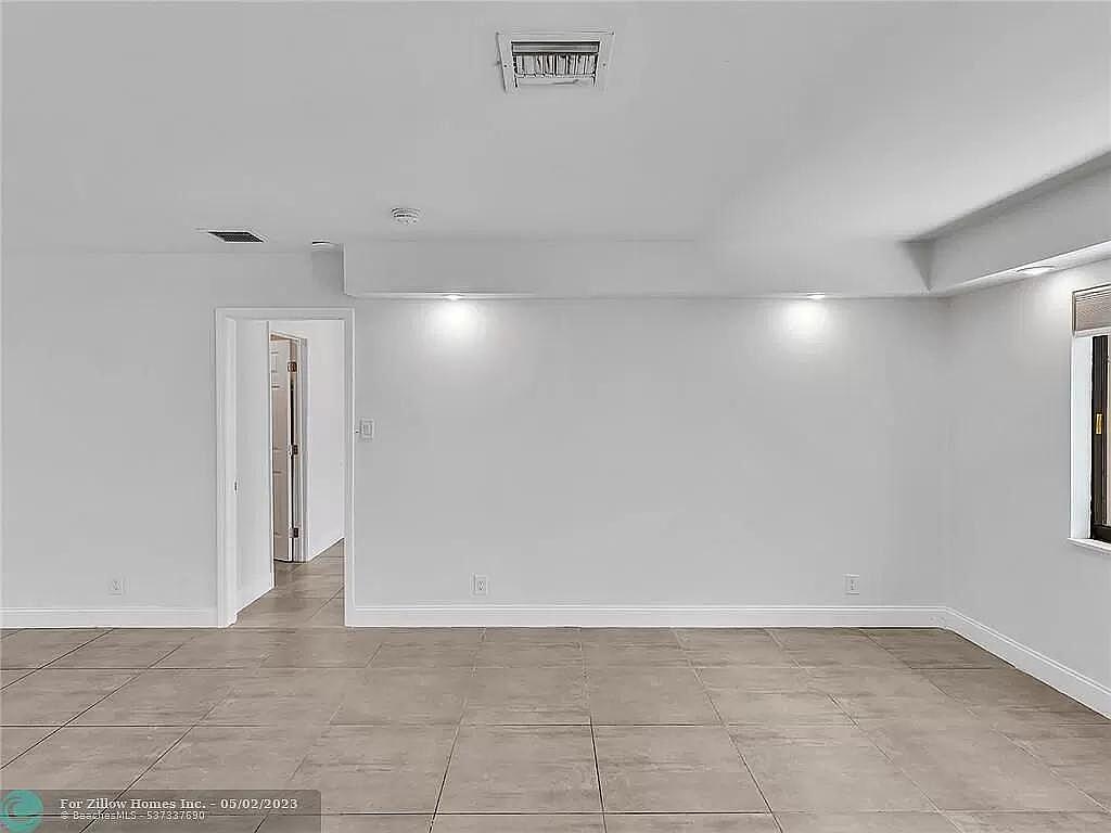 216 Nw 25th Street Property Photo 6