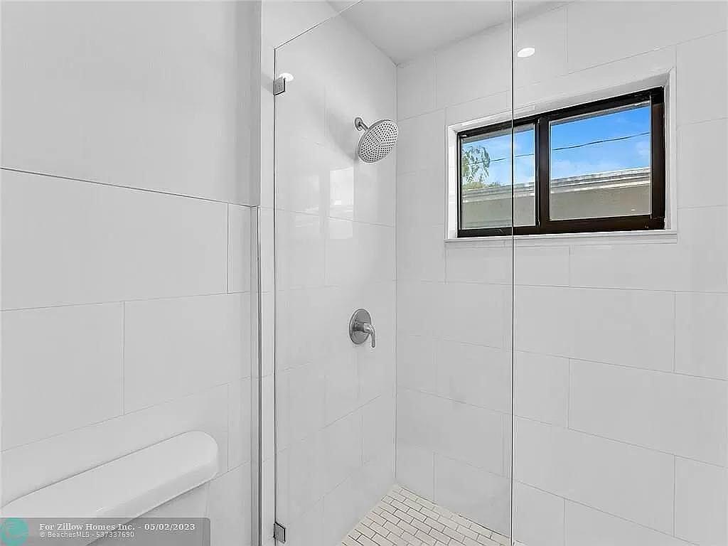 216 Nw 25th Street Property Photo 10