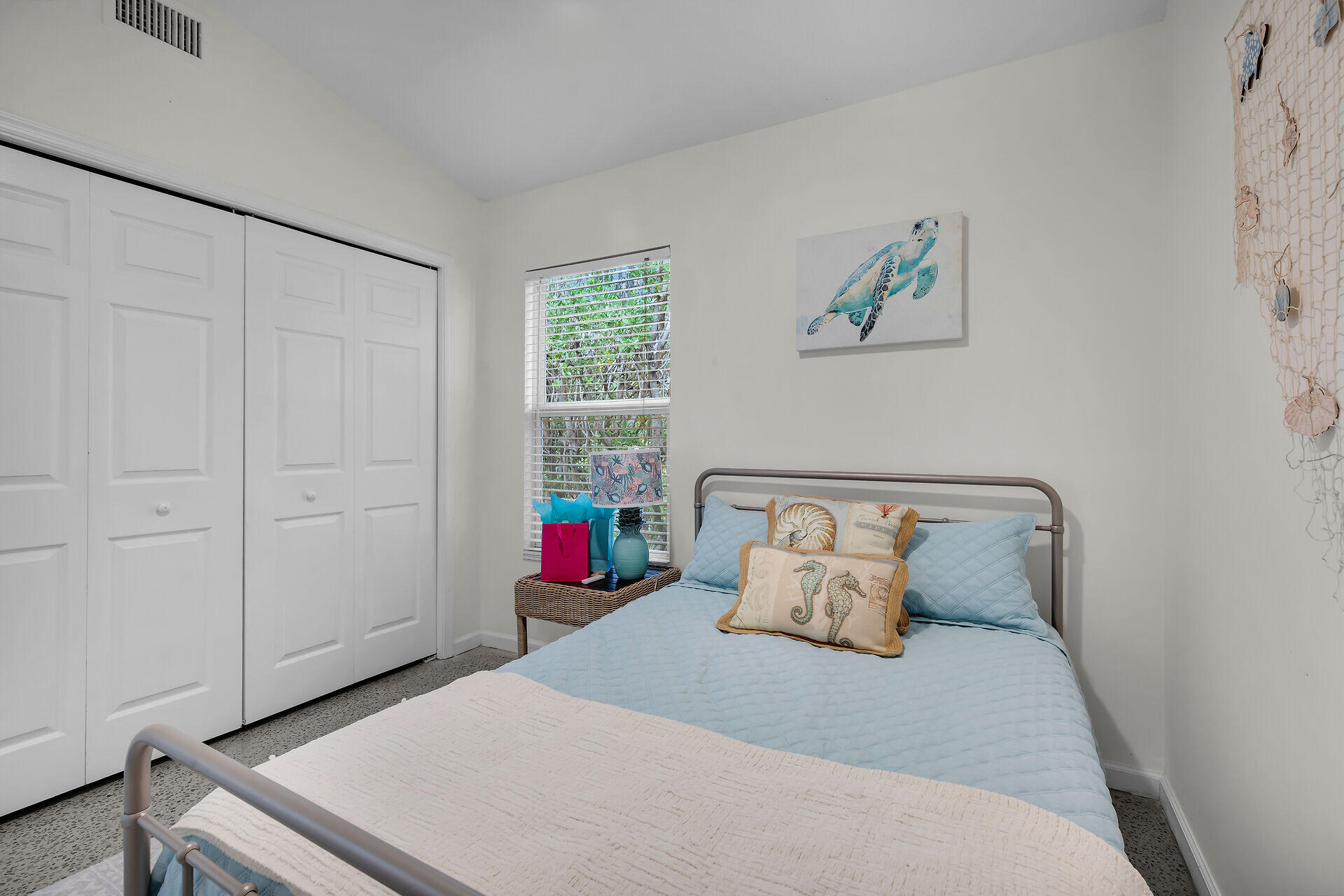 150 Sunshine Boulevard Property Photo 14