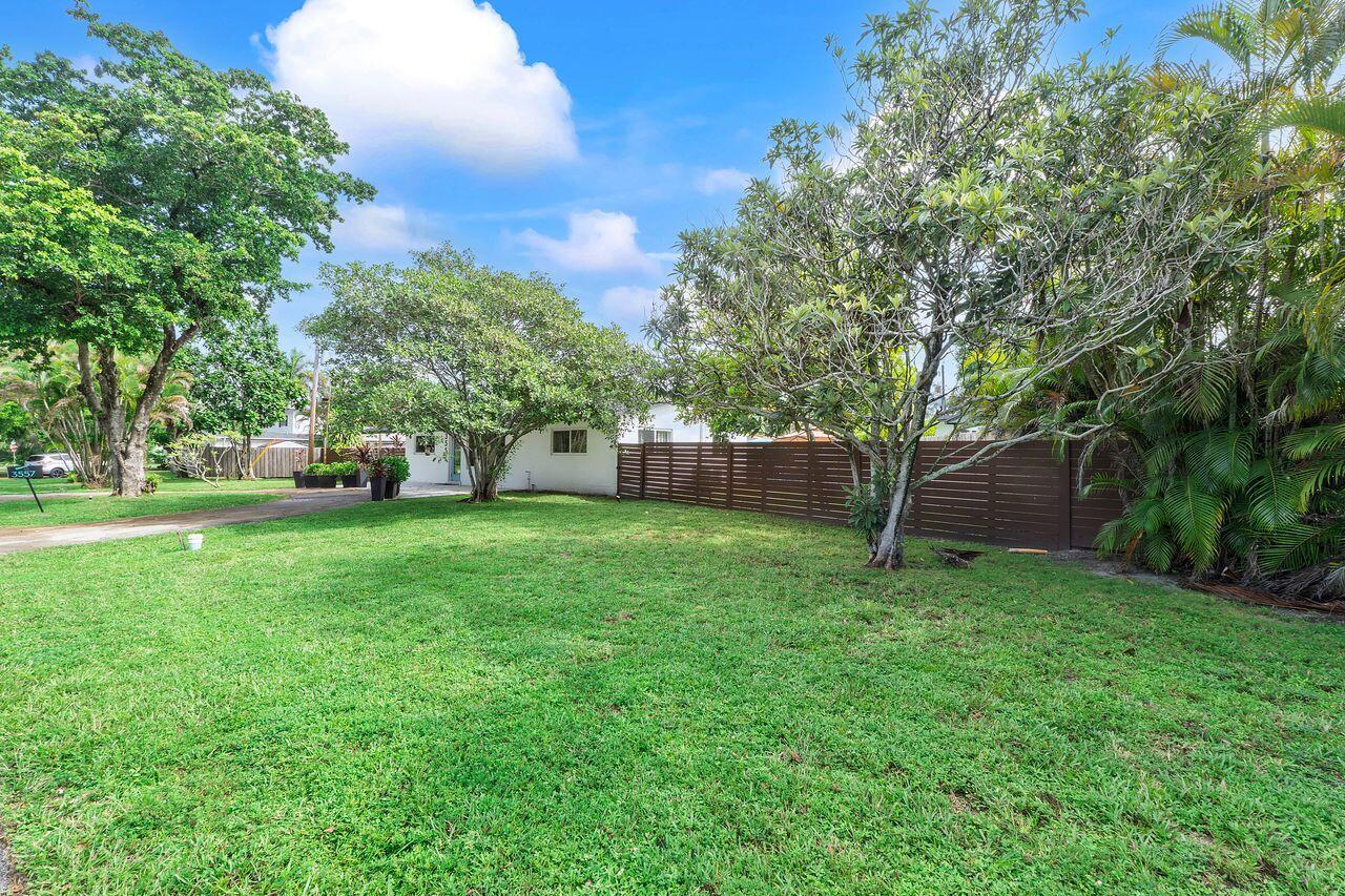 3557 Lloyd Drive Property Photo 32