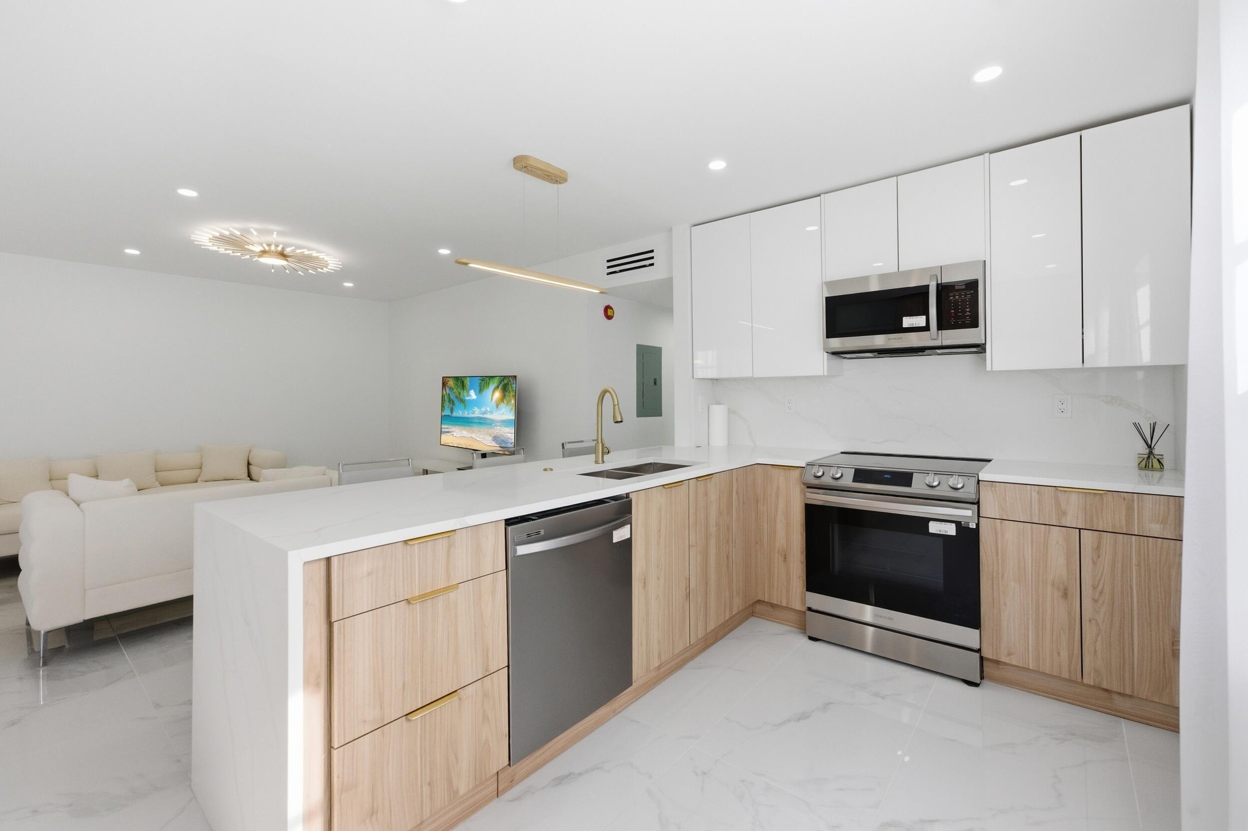 618 Normandy M Property Photo 1