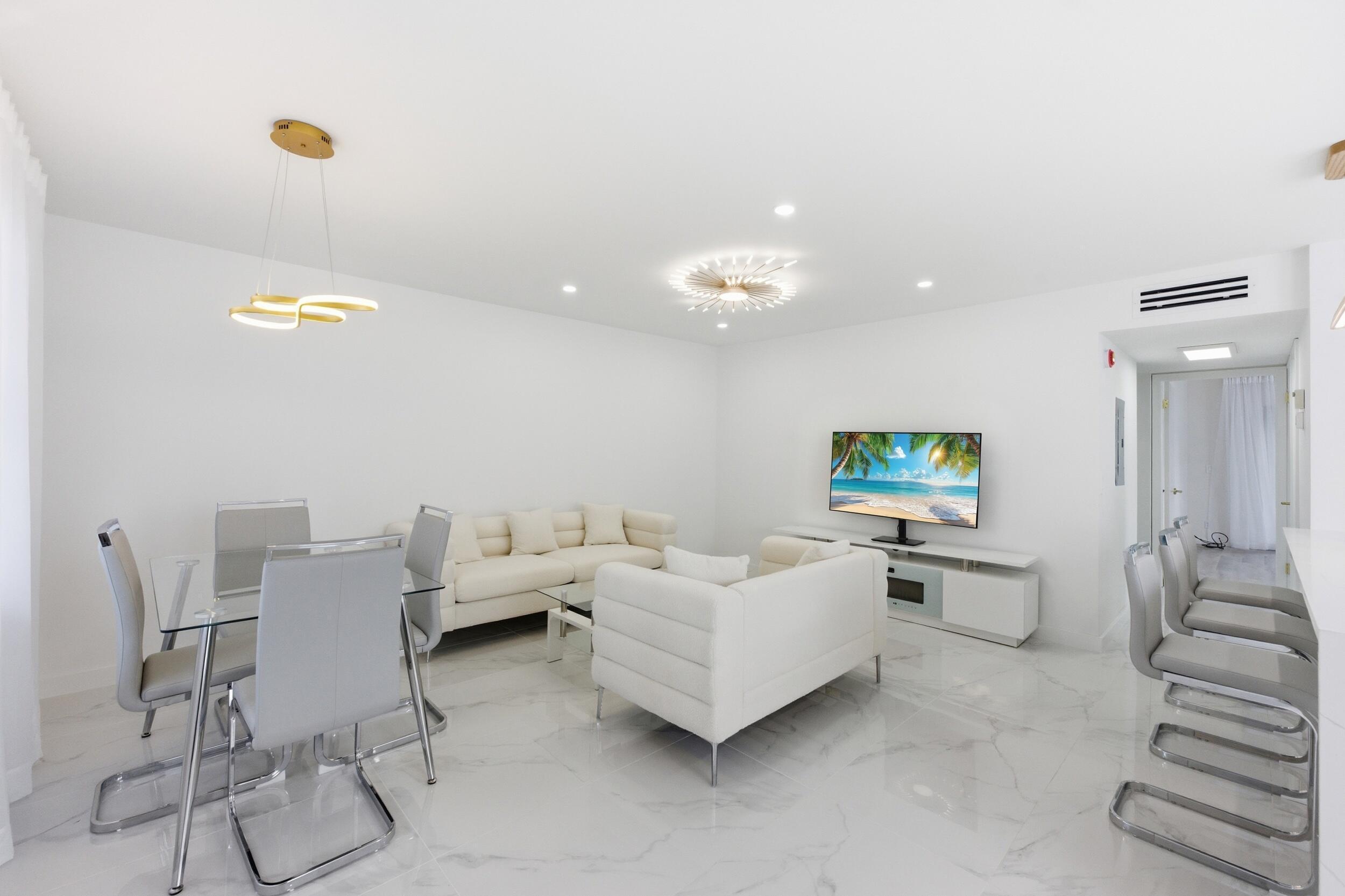 618 Normandy M Property Photo 2