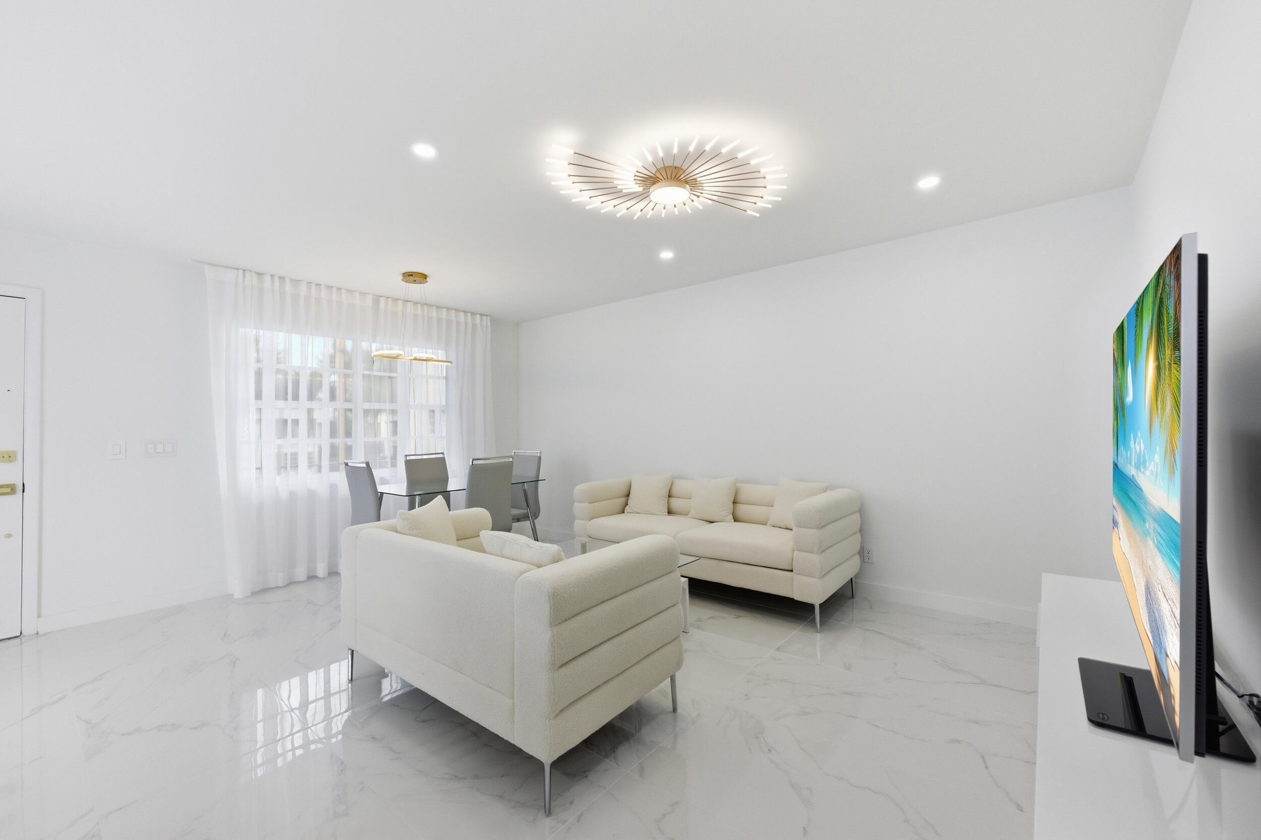 618 Normandy M Property Photo 3
