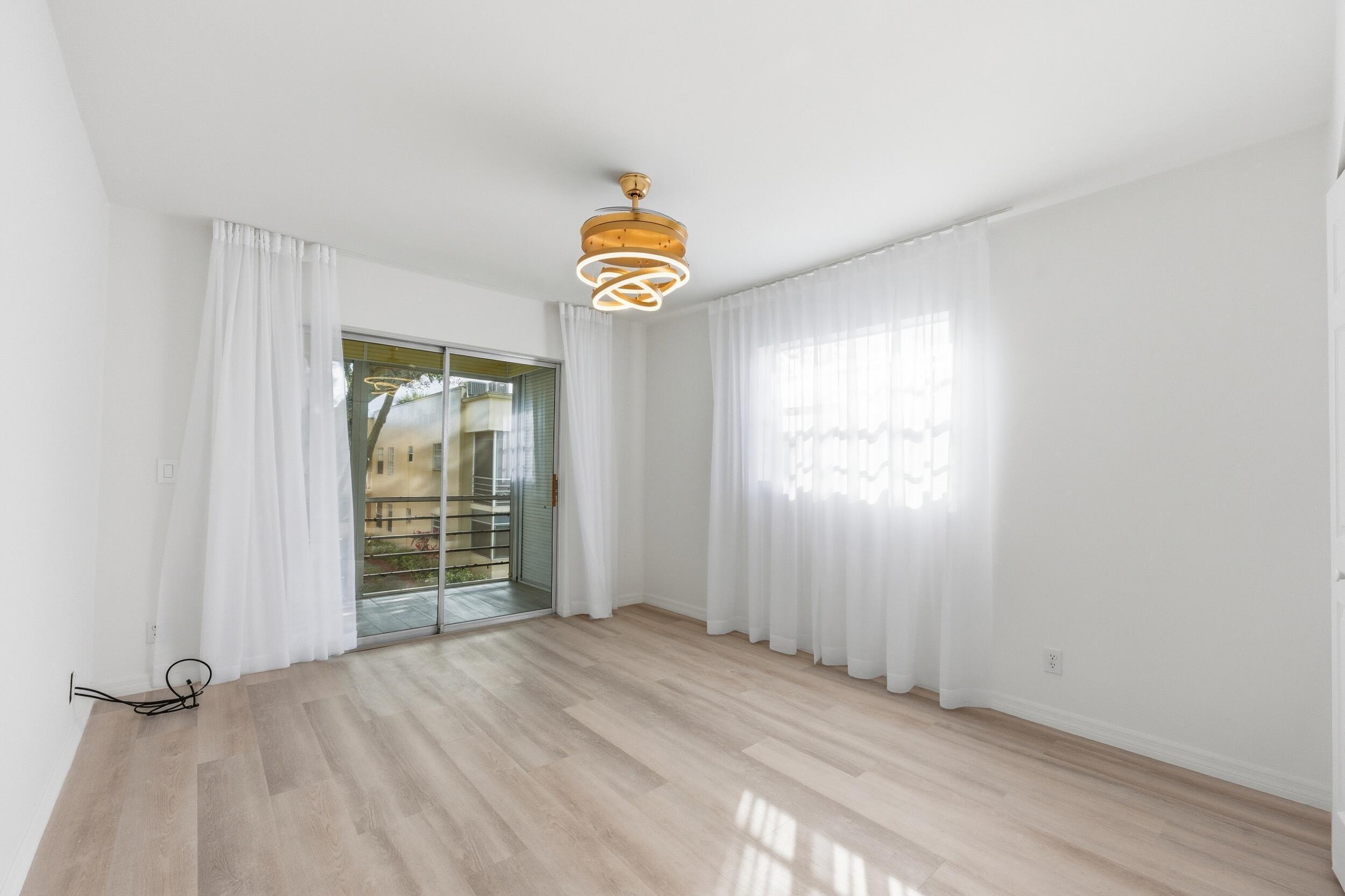 618 Normandy M Property Photo 15