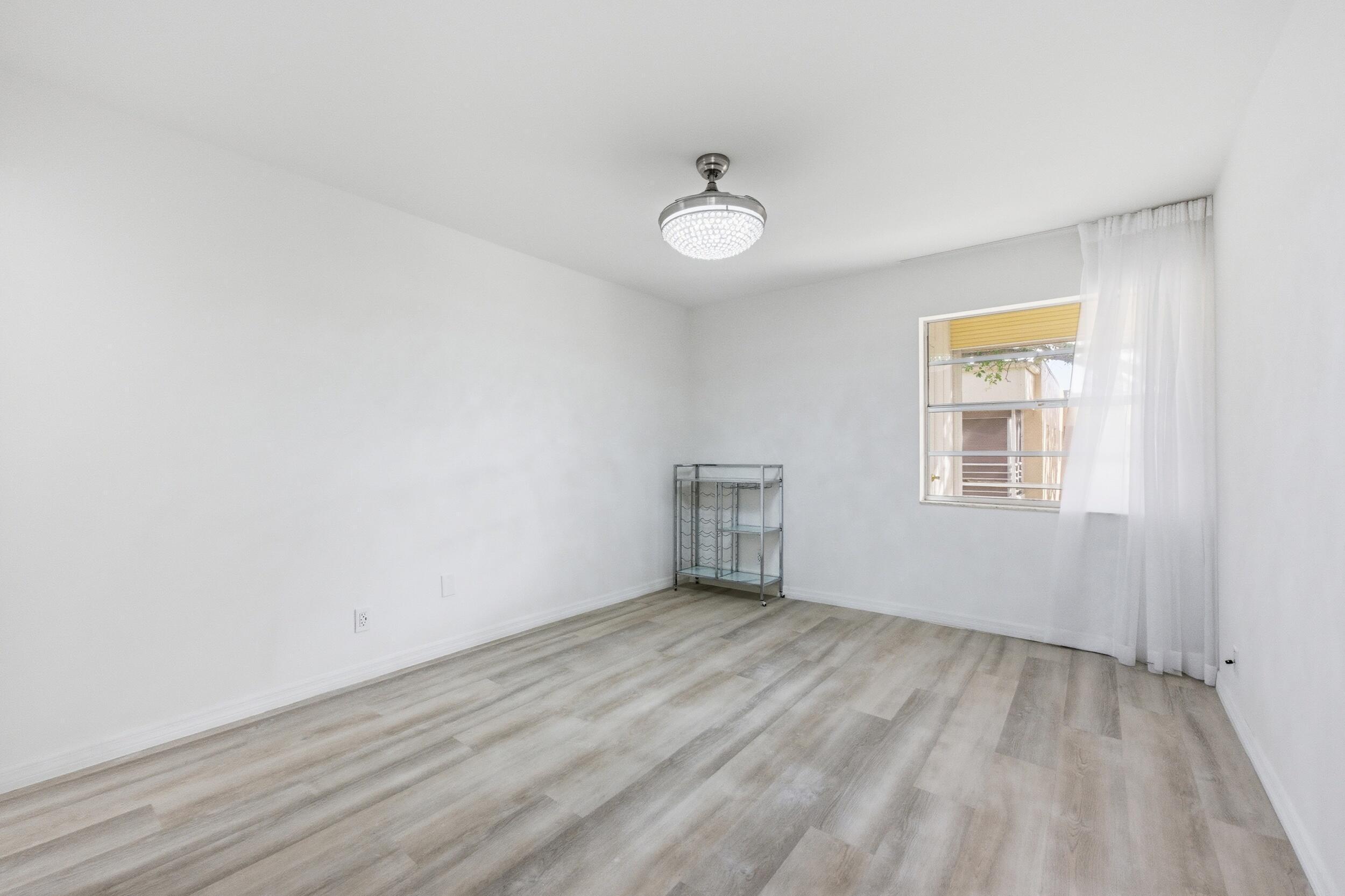 618 Normandy M Property Photo 20