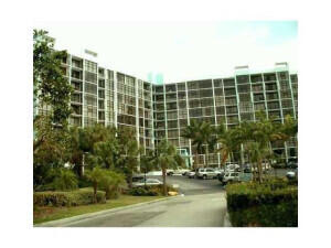 200 LESLIE Drive 611 Property Photo 1