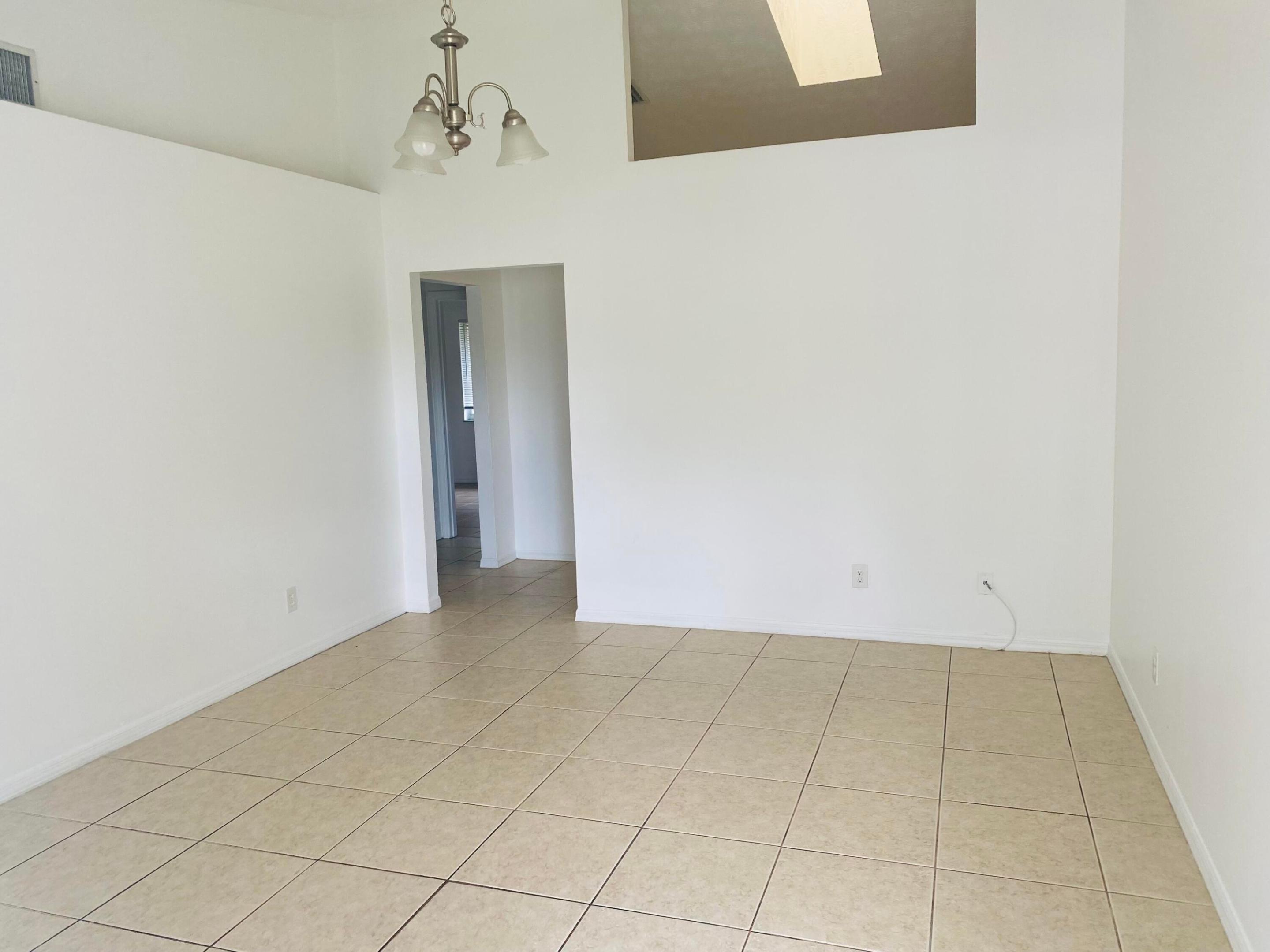 1661 Se Lennard Road Property Photo 7