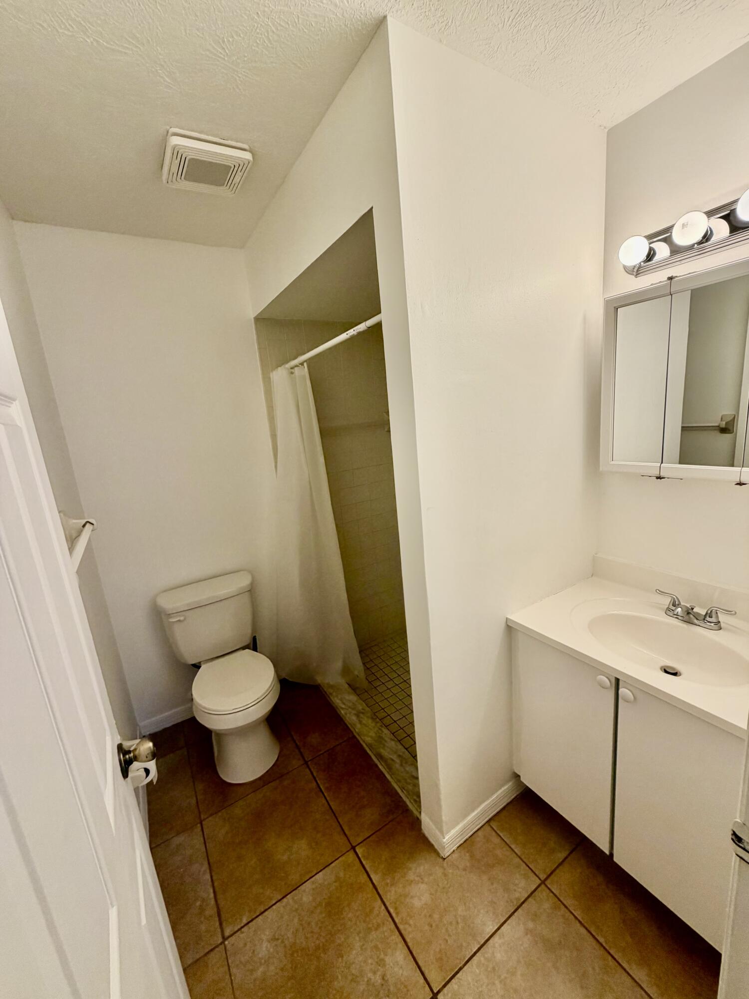 1661 Se Lennard Road Property Photo 8