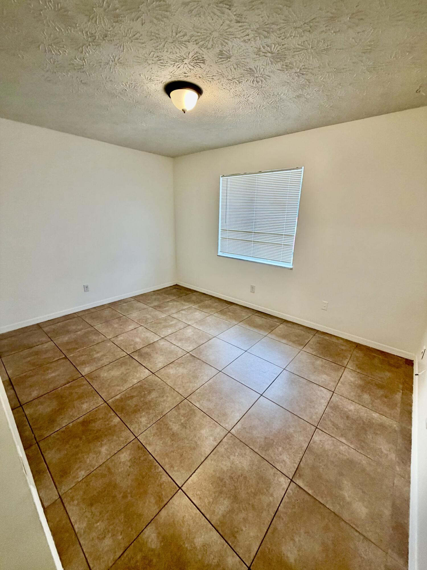 1661 Se Lennard Road Property Photo 9