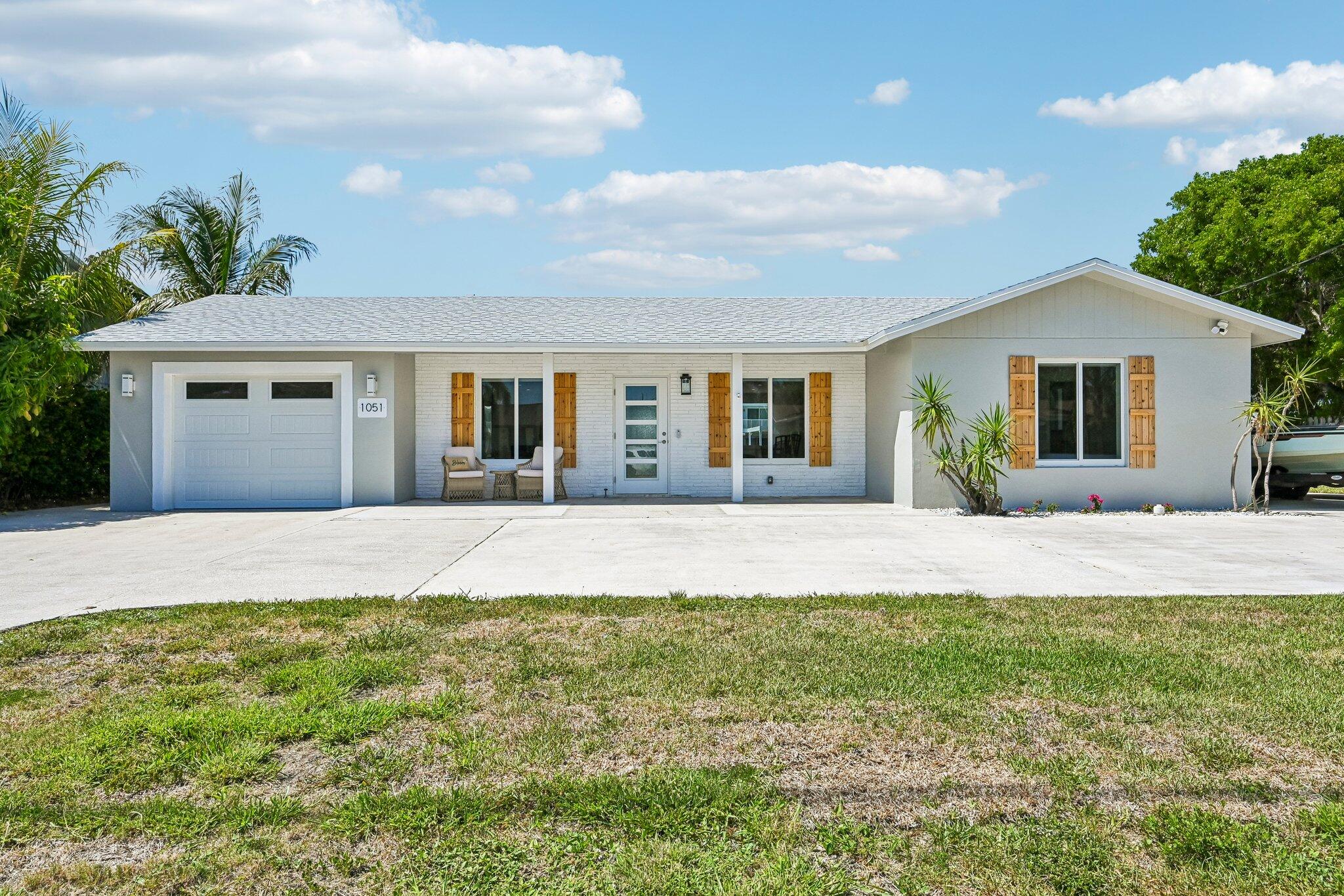 1051 SW 25th Avenue