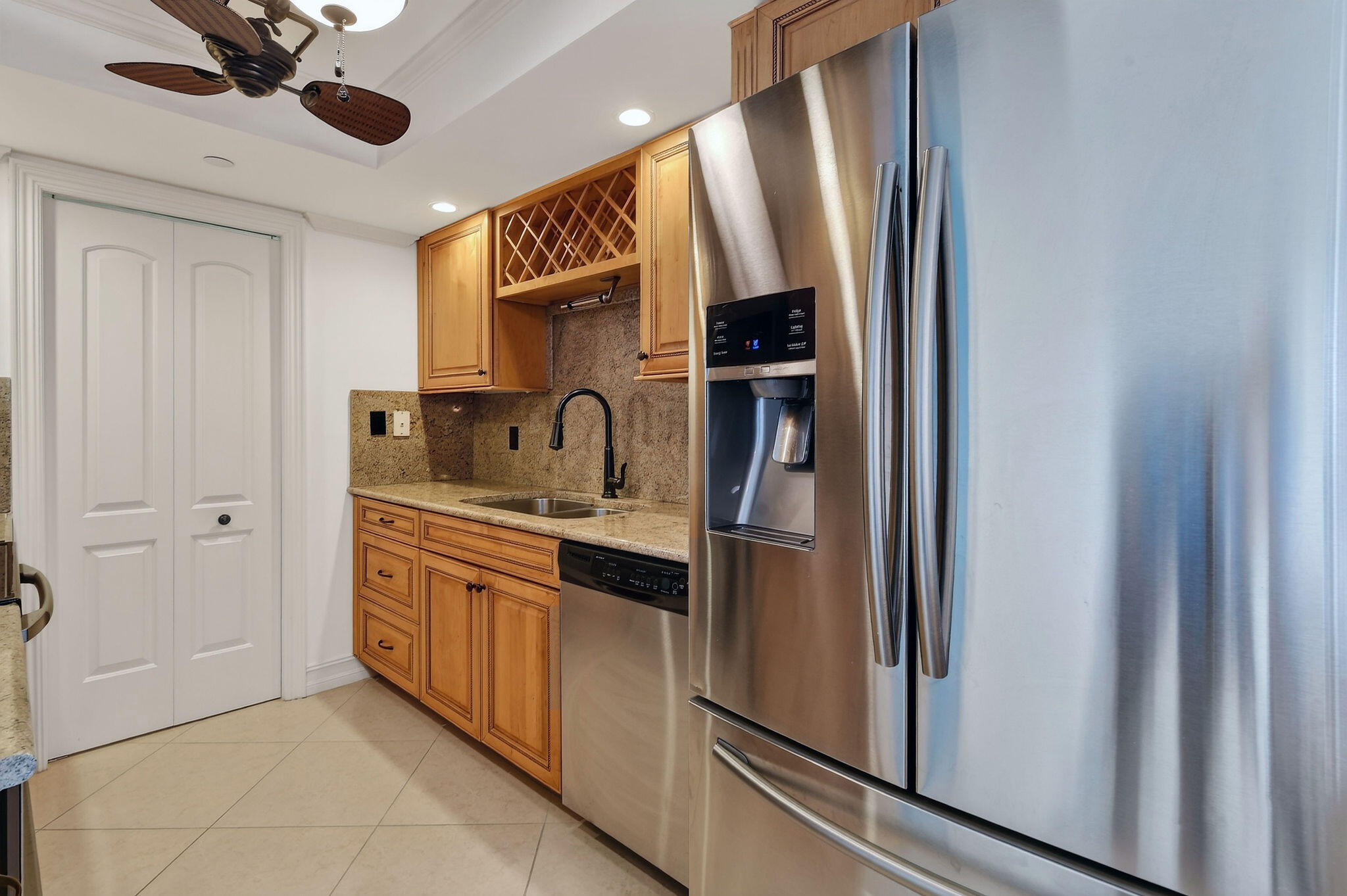 3000 N Ocean Drive 8a Property Photo 12