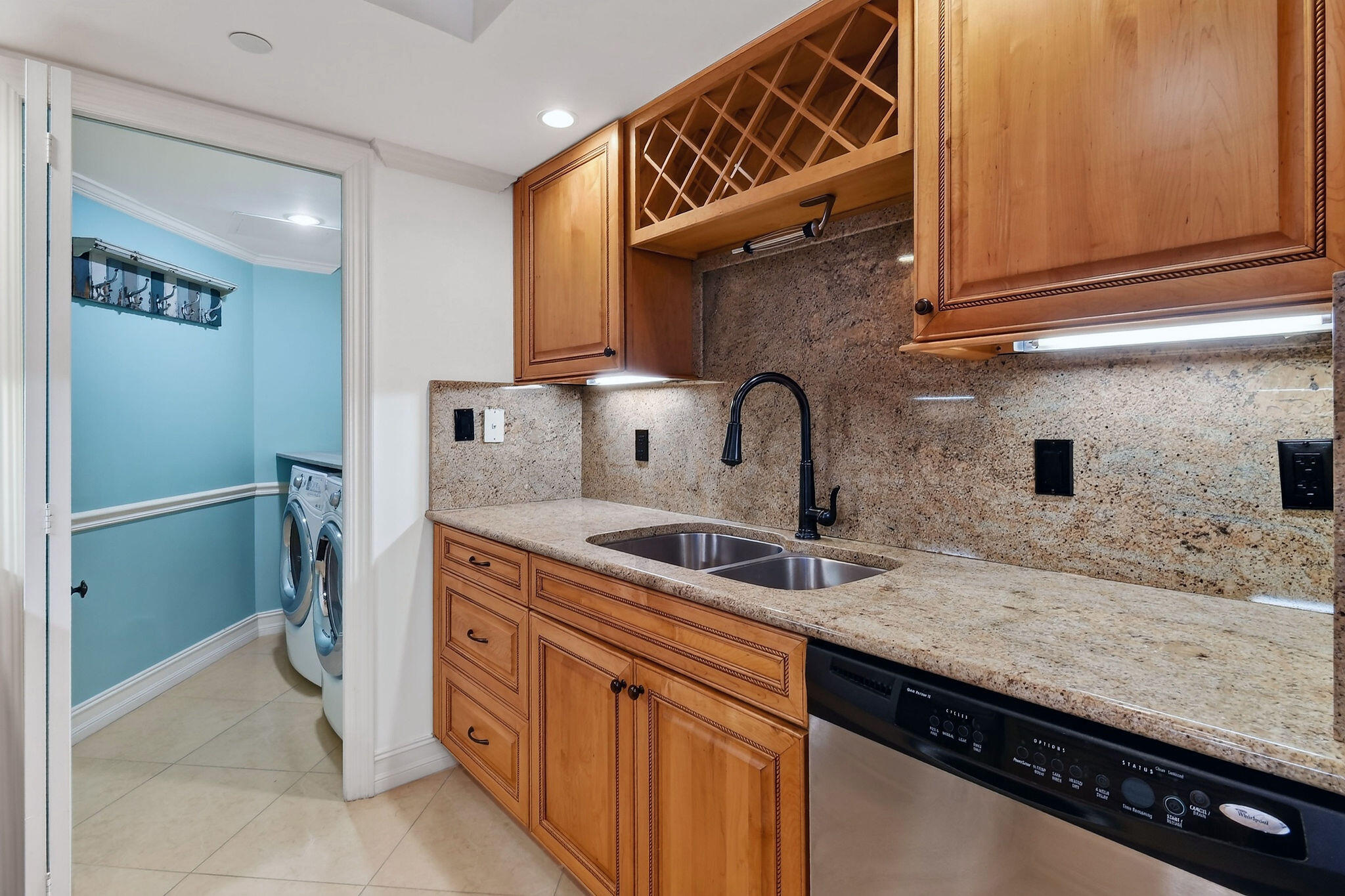 3000 N Ocean Drive 8a Property Photo 18