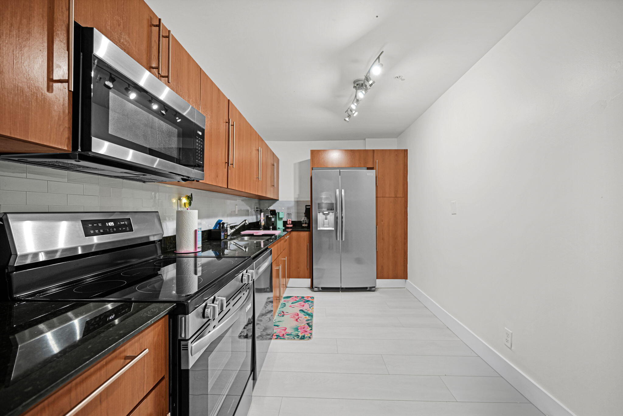3001 S Ocean Drive 403 Property Photo 11