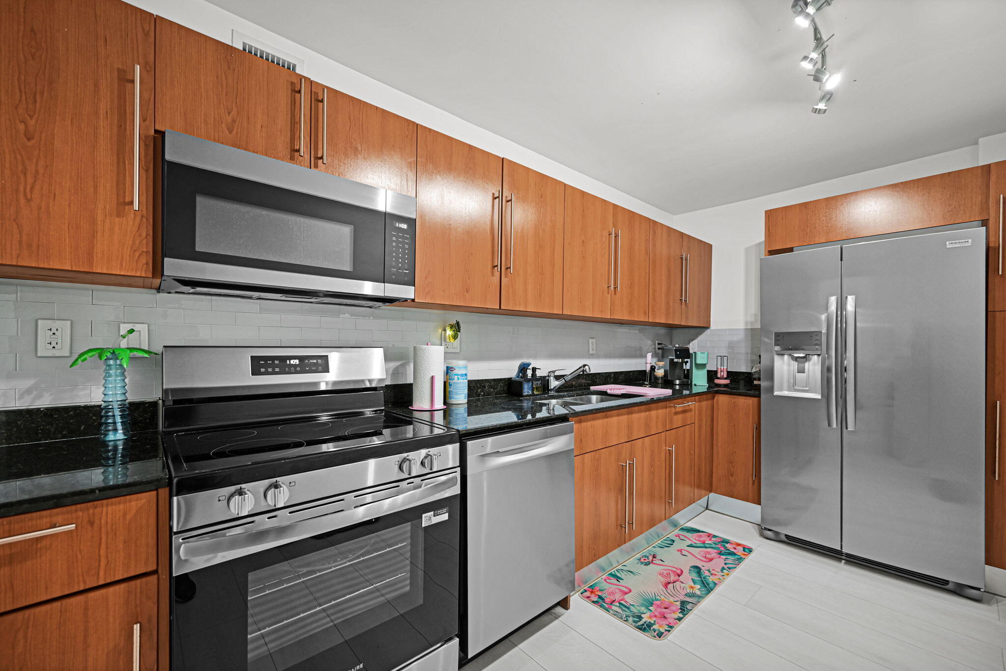 3001 S Ocean Drive 403 Property Photo 12