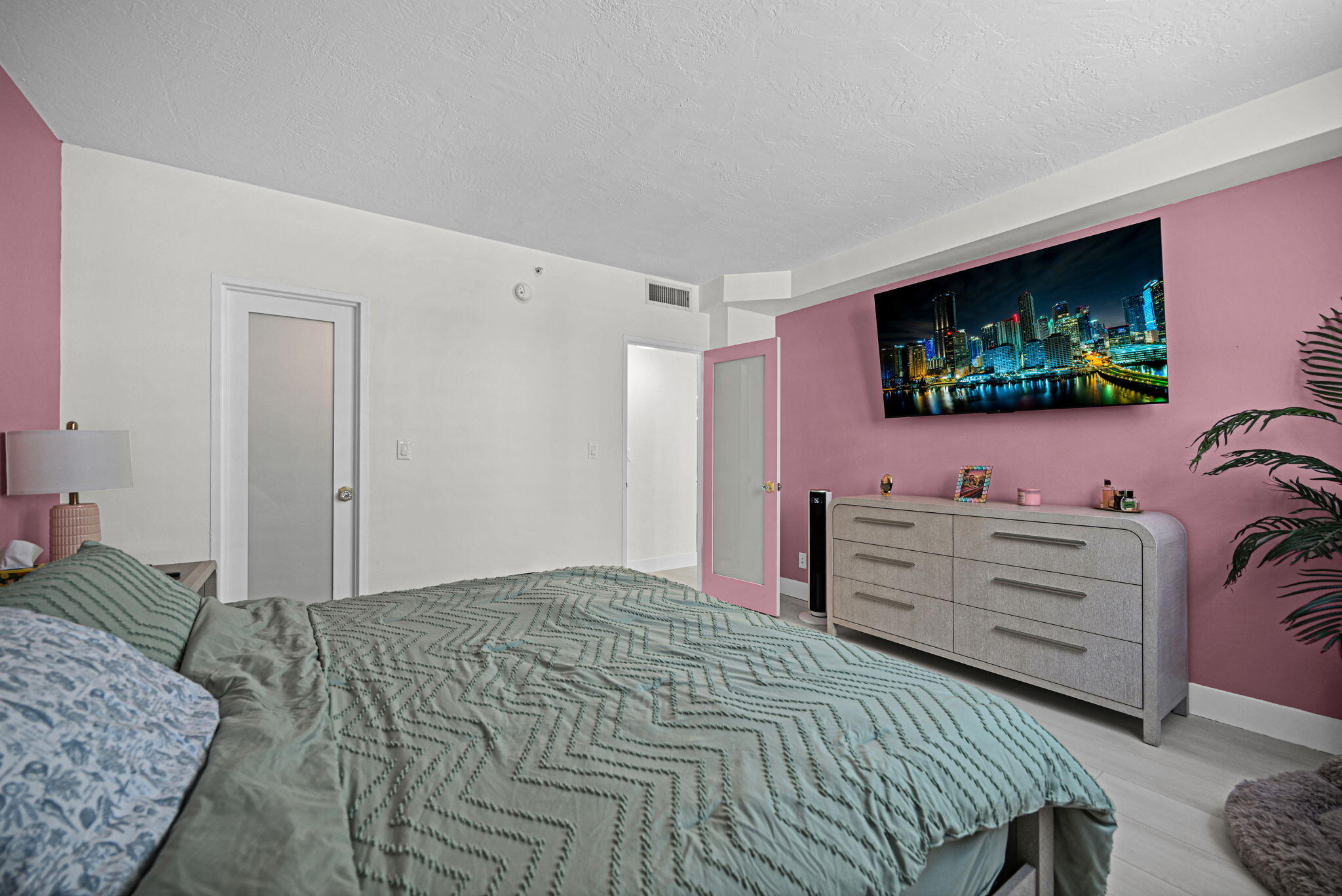 3001 S Ocean Drive 403 Property Photo 21