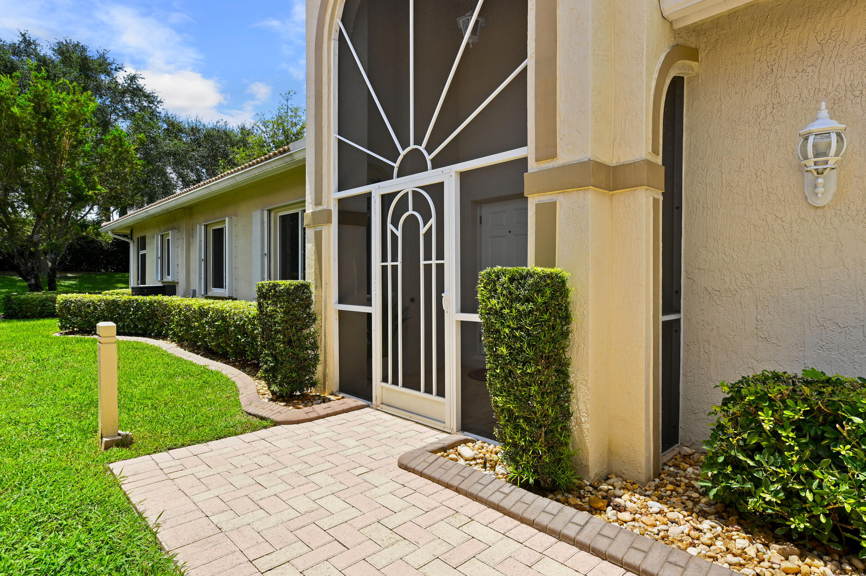 9142 Bay Point Circle Property Photo 3