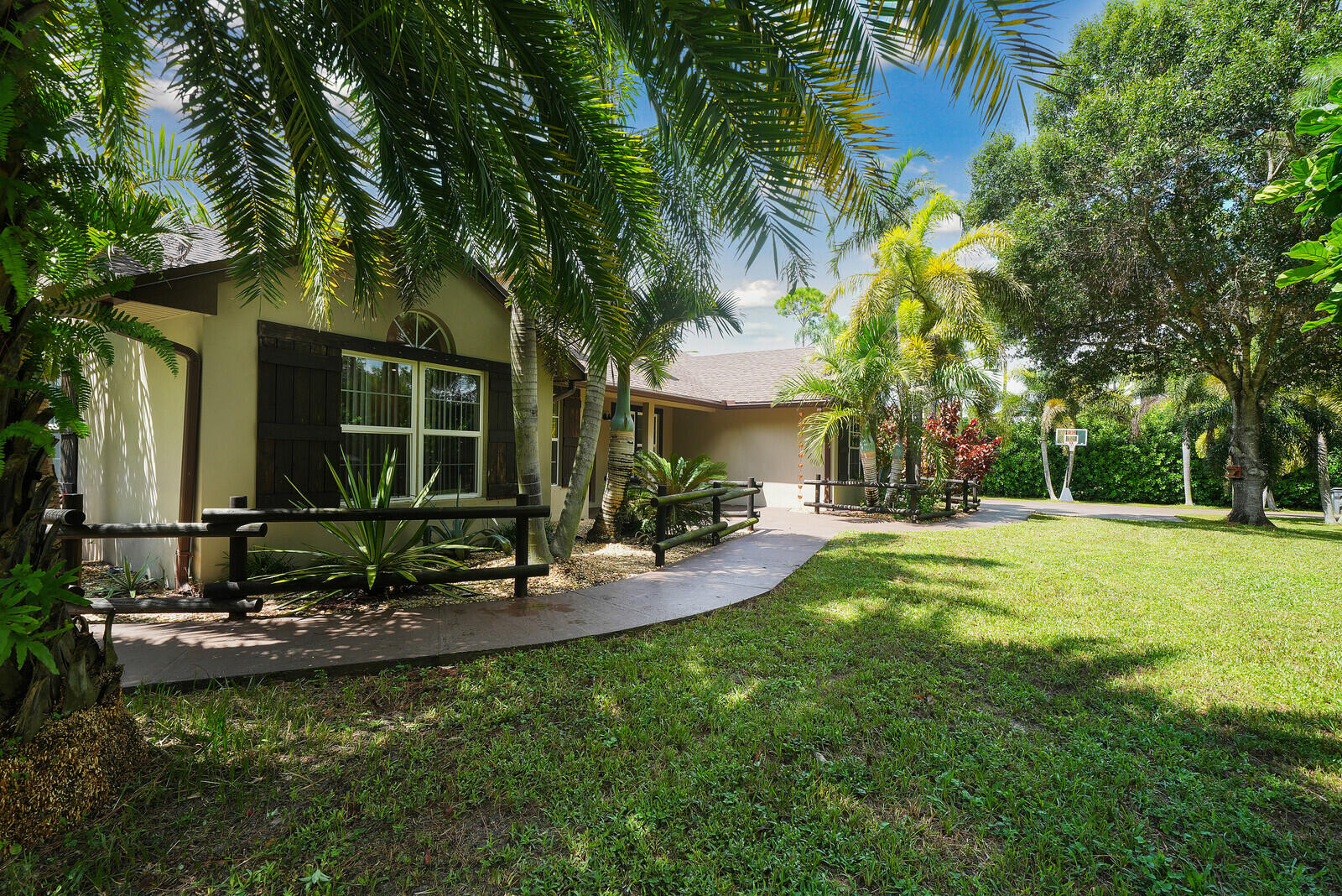 12212 82nd Street N Property Photo 56
