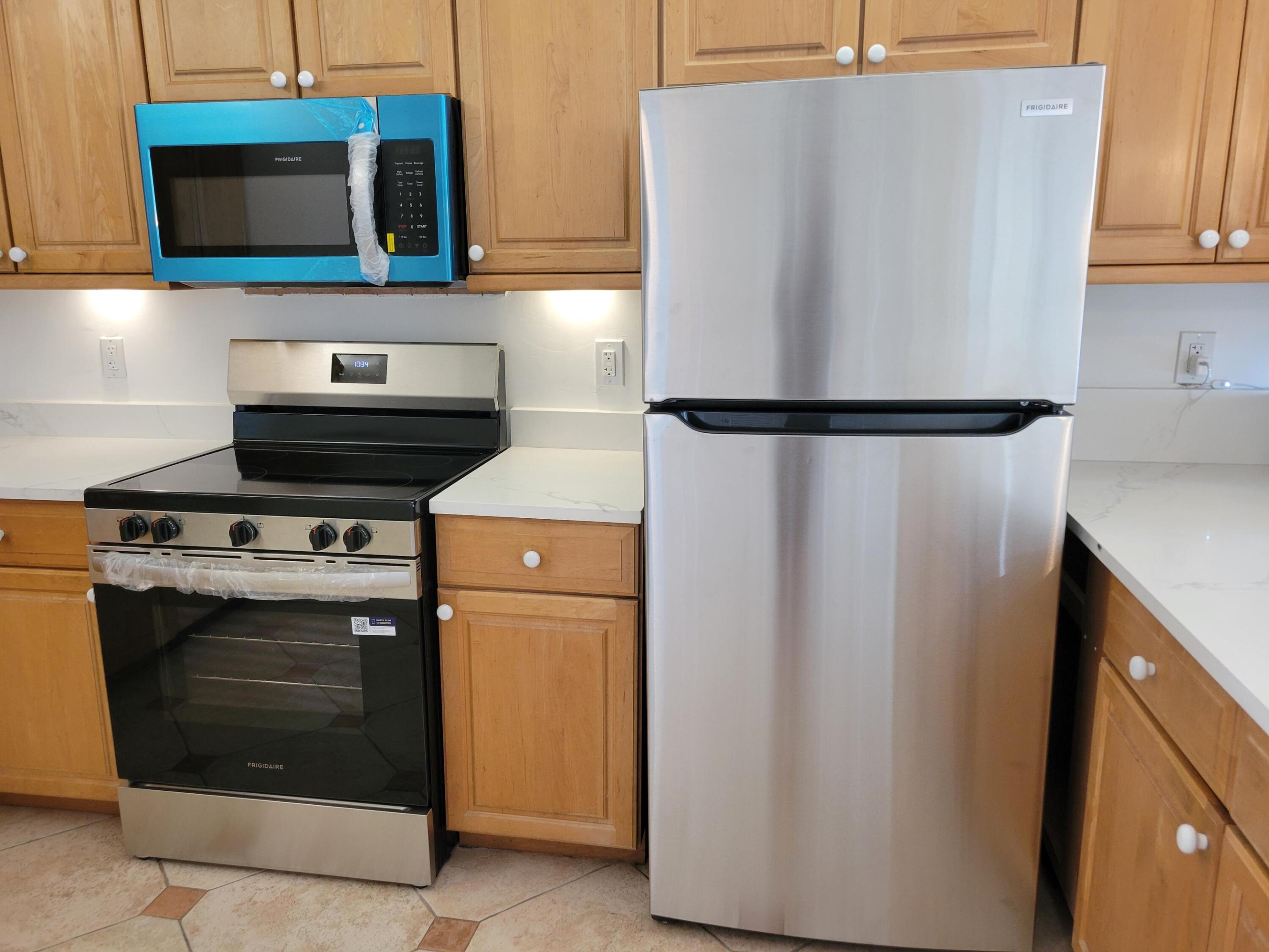 328 N Ocean Boulevard 607 Property Photo 10