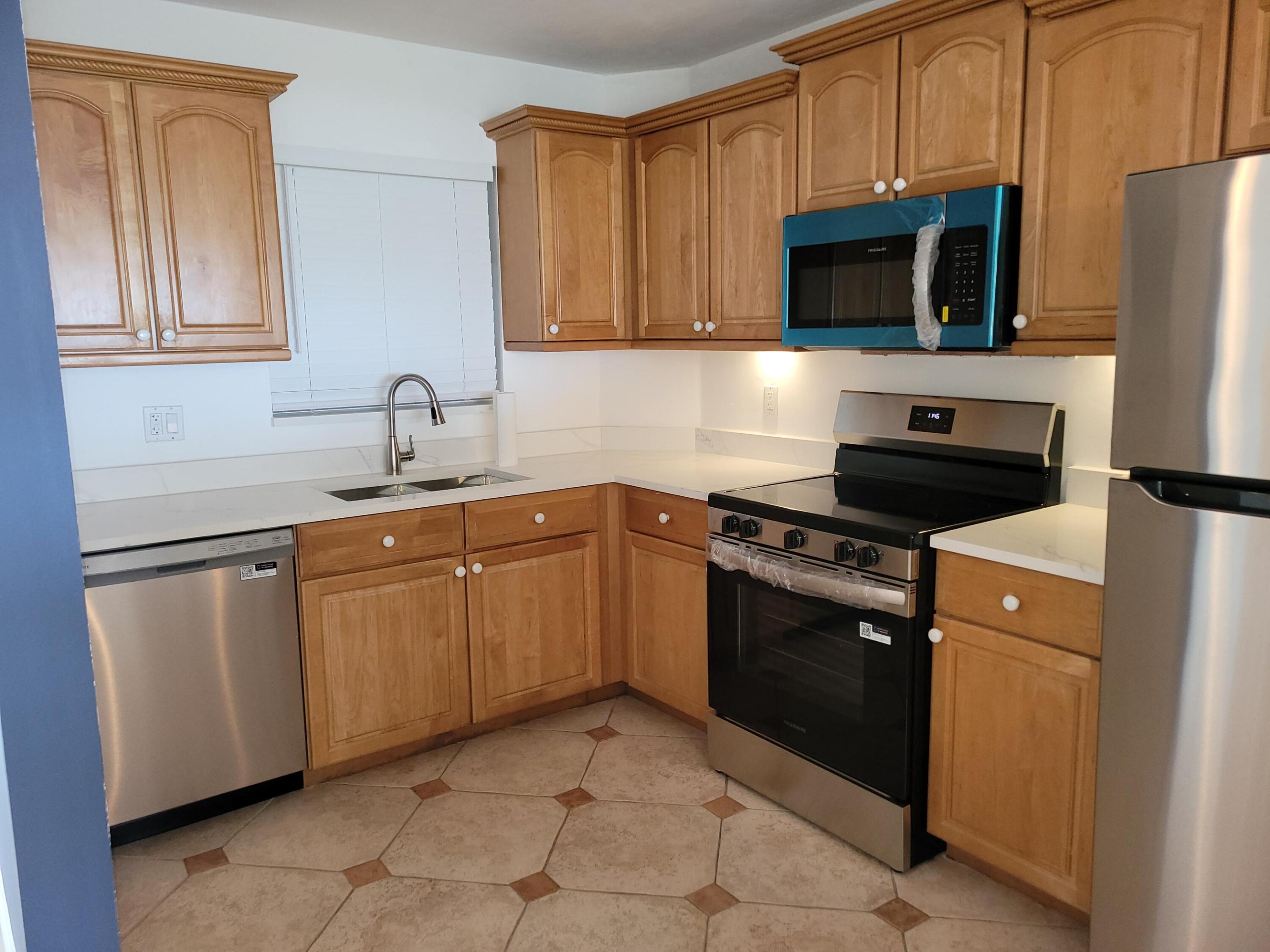 328 N Ocean Boulevard 607 Property Photo 11