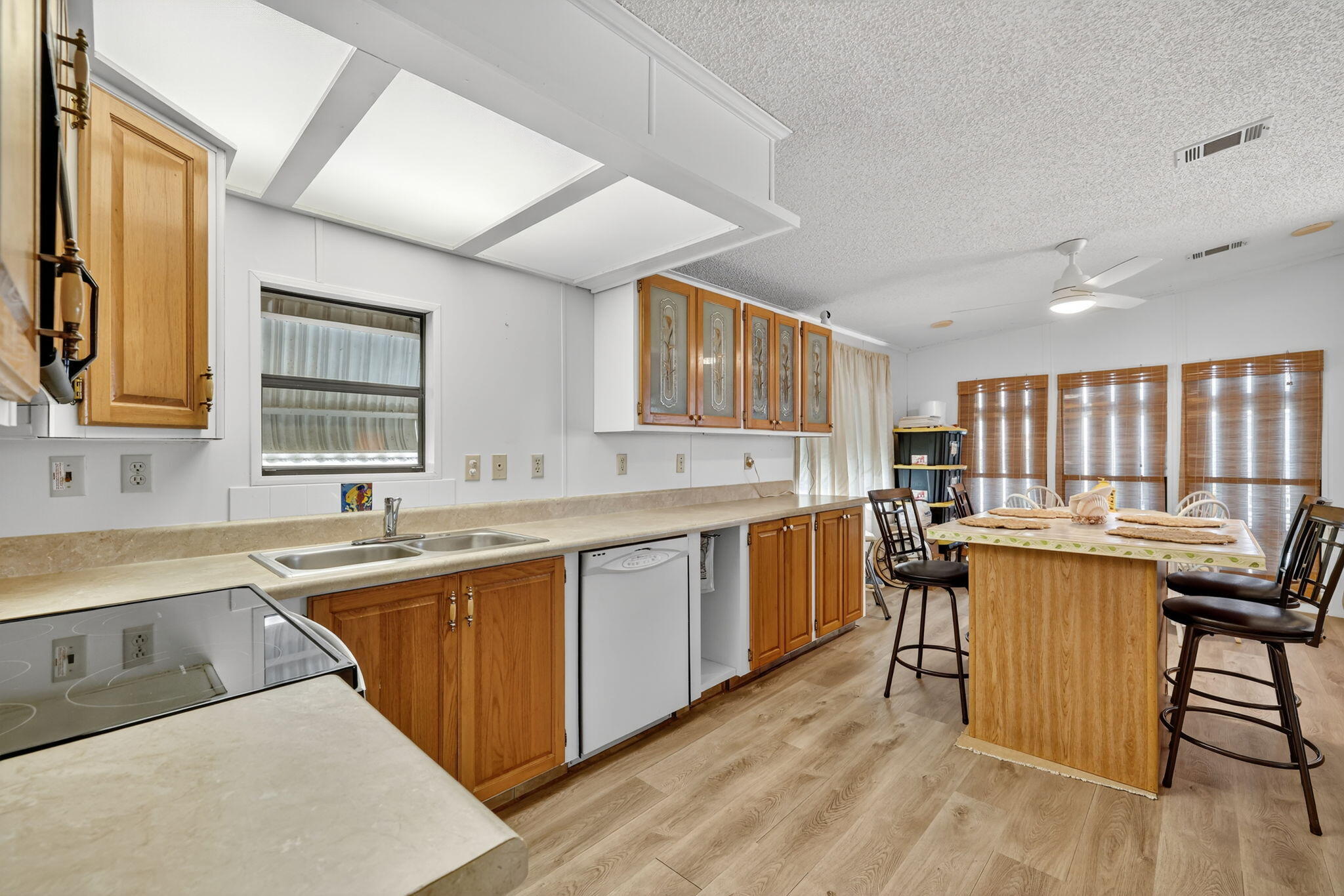 217 Nettles Boulevard Property Photo 17