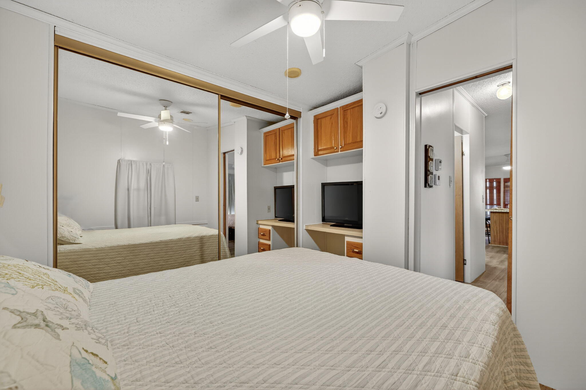 217 Nettles Boulevard Property Photo 23