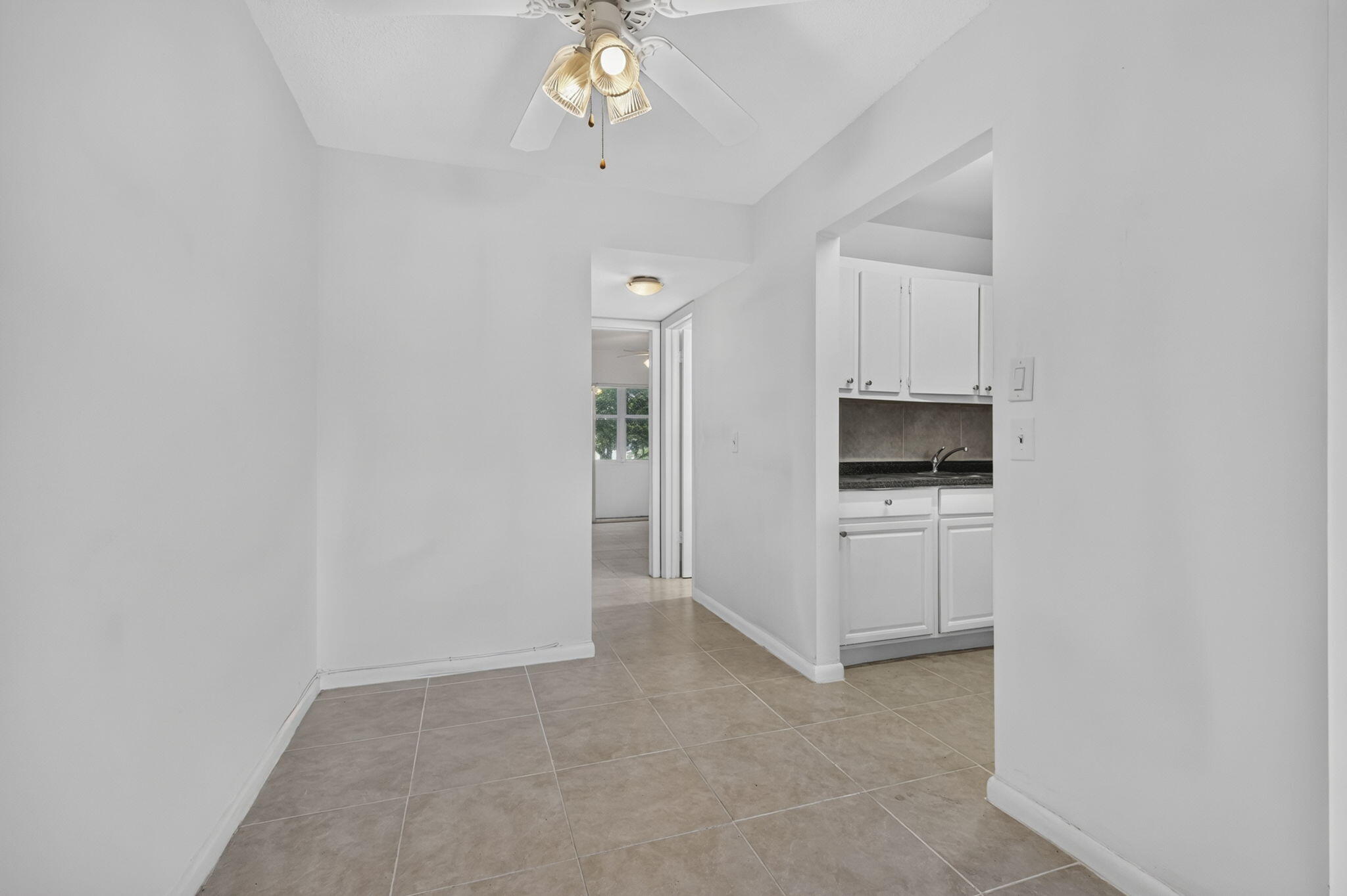 210 Canterbury J 1 Property Photo 3